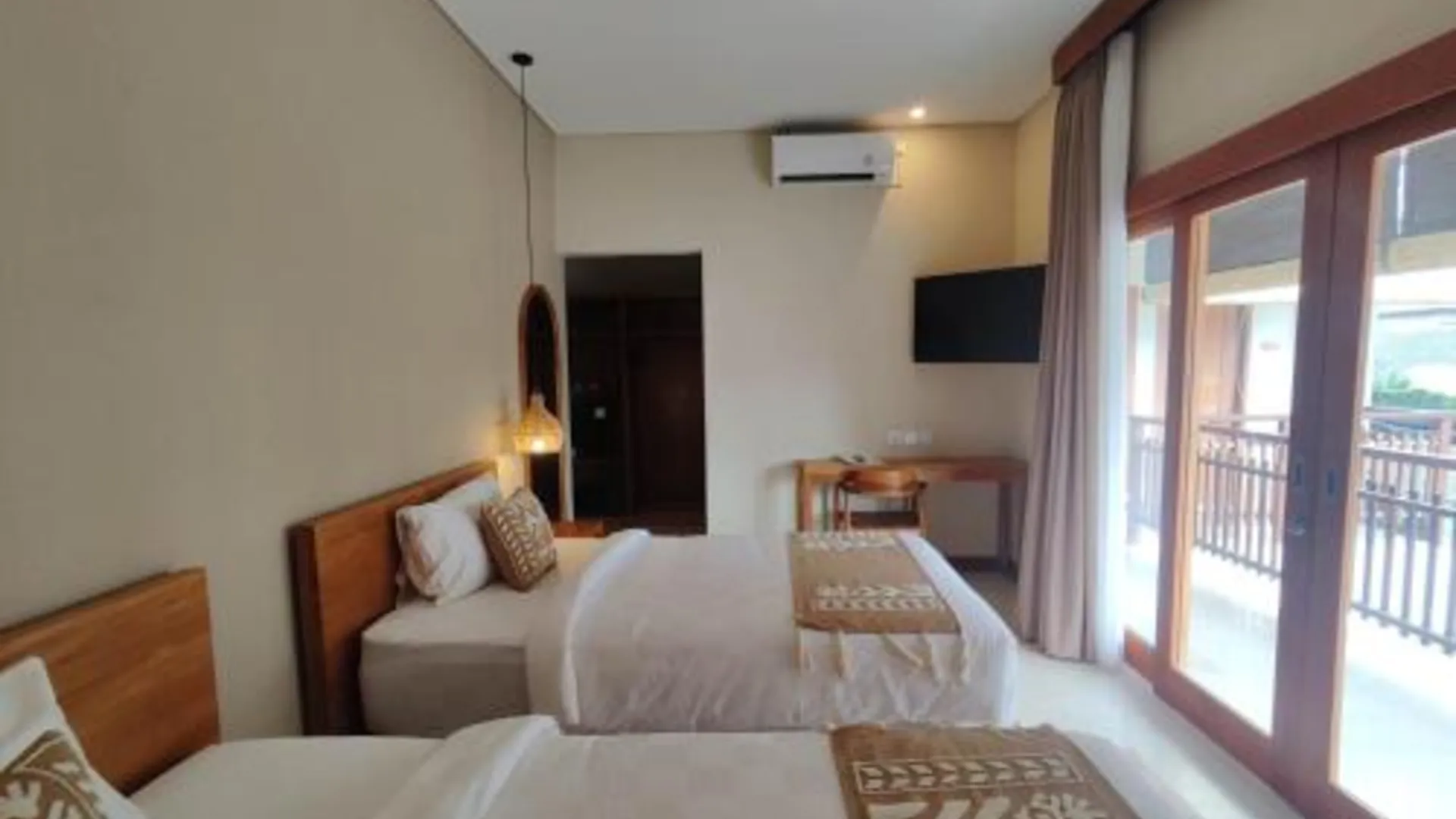 발리 빌라 로베초 에코 비치 5성급 게스트하우스 스위트룸