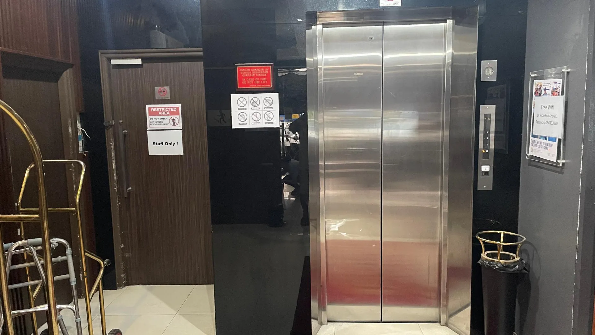 빈툴루 Waterfront HomeStay 3성급 호텔 레스토랑