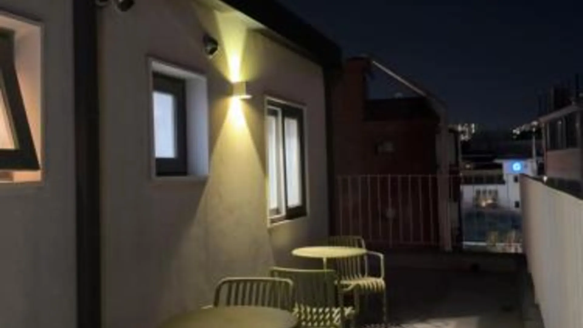 서울 Hongdae Loft Apartment #3BD 2BA #up to 16 ppl #6min walk from Hongdae station 3성급 싱글룸 외관