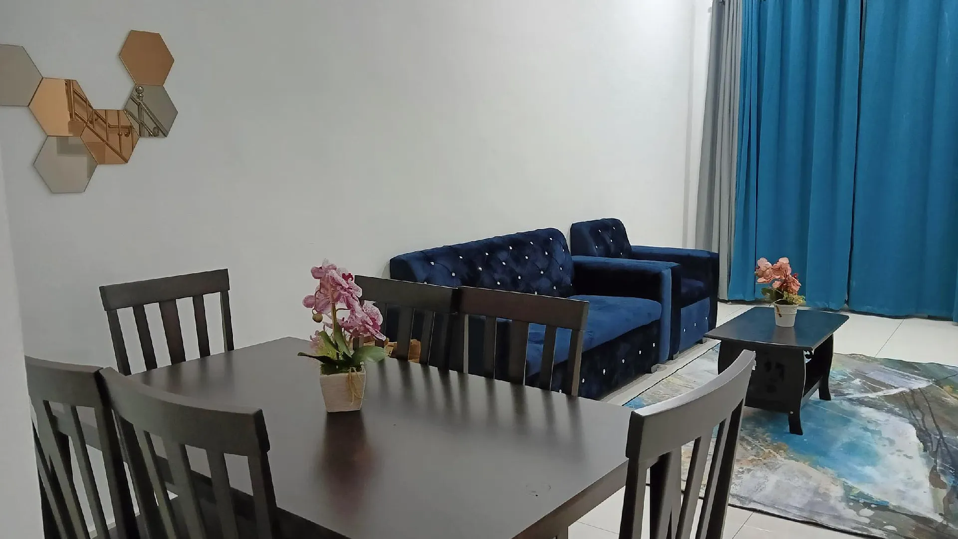 쿠알라테렝가누 톡 젬발 / 공 바닥의 프라이빗 하우스 (15m², 침실 4개, 프라이빗 욕실 3개) 2성급 싱글룸 외관