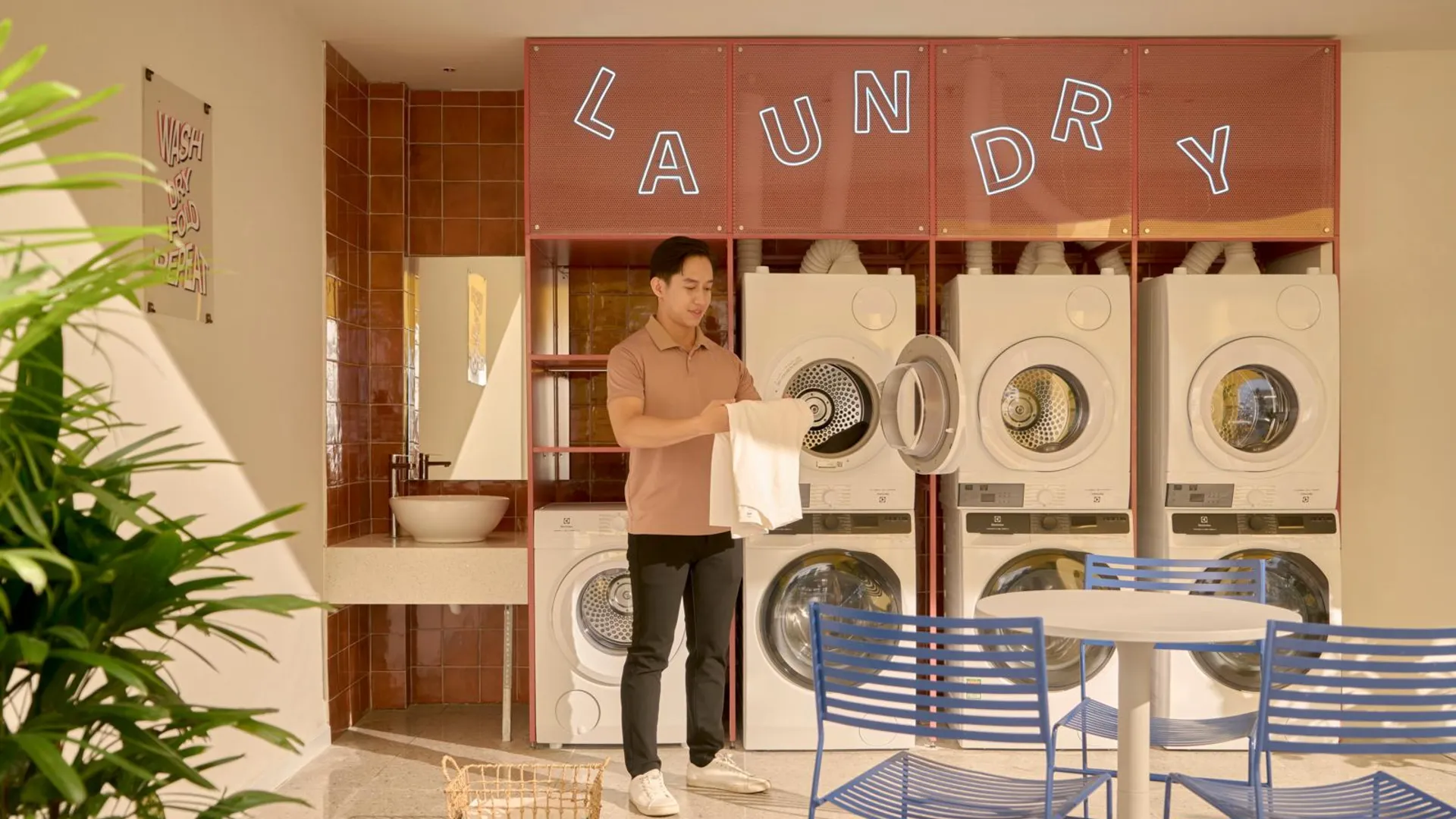 호치민 익스프레스 바이 M 빌리지 응우옌더록 - 모던 에어포트 스테이 3성급 호텔 수영장