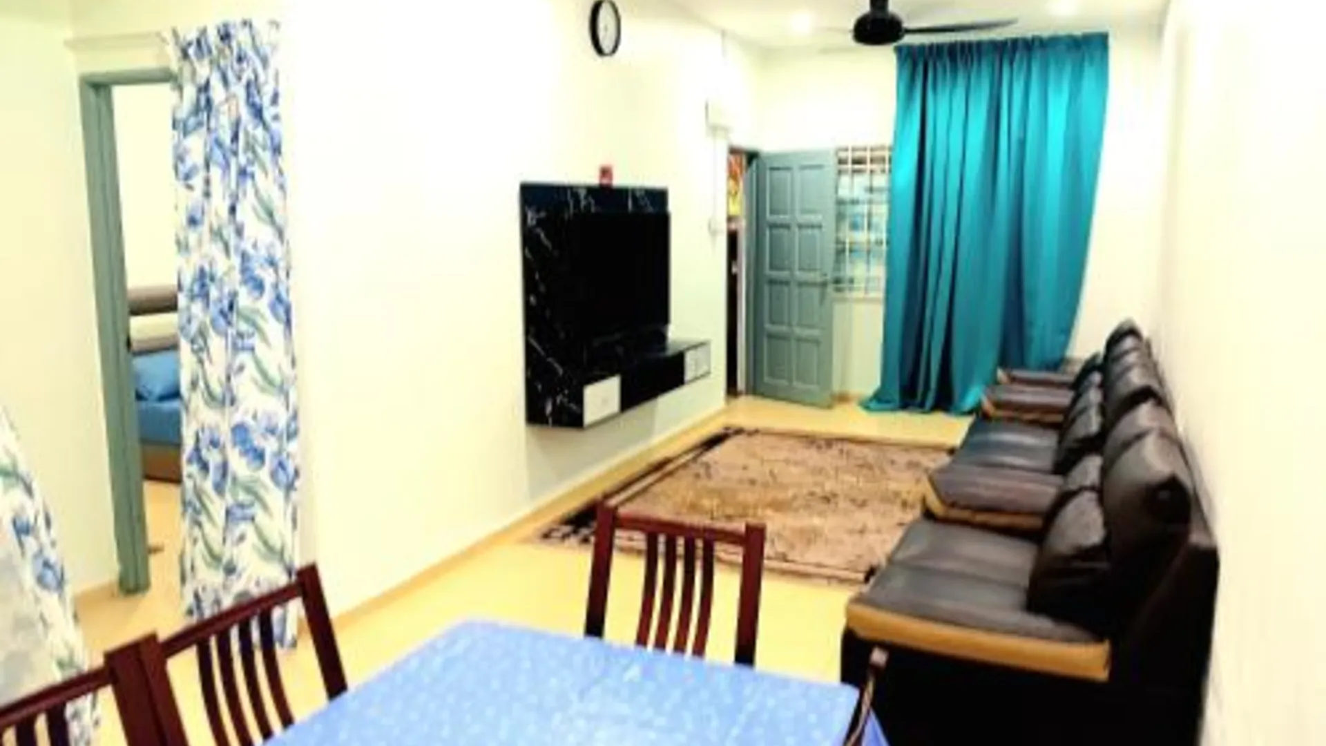 말라카 자신의 프라이빗 하우스 (130m², 침실 3개, 프라이빗 욕실 2개) 3성급 게스트하우스 스위트룸