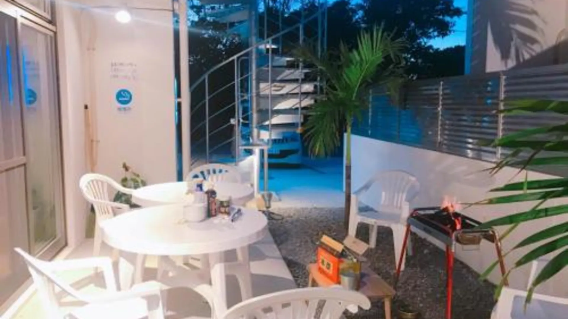 오키나와 본섬 호스텔 모스라 노 다마고 2성급 호텔 수영장