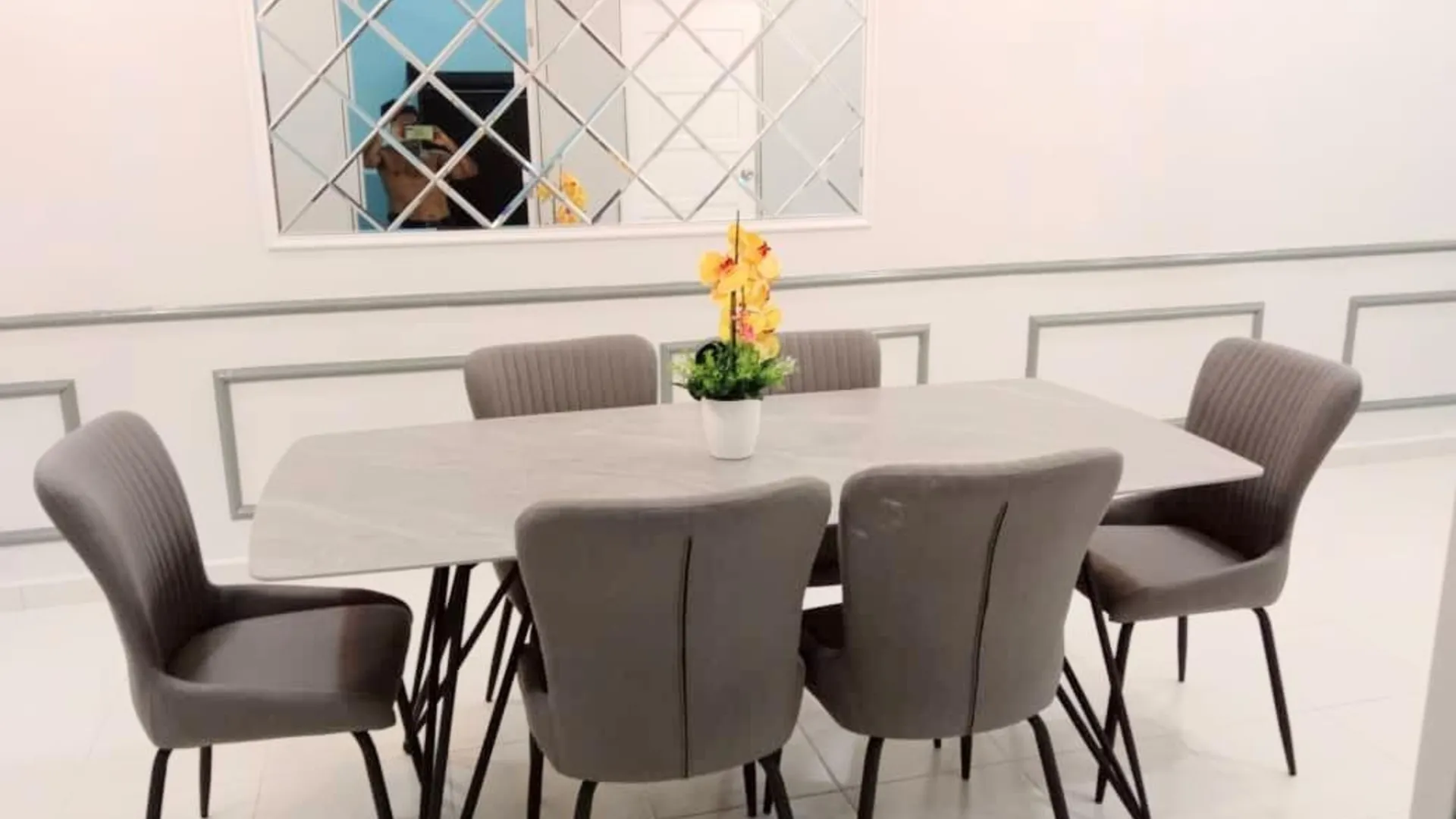 란타우 판장 란타우 판장 타운의 프라이빗 하우스 (281m², 침실 3개, 프라이빗 욕실 1개) 4성급 게스트하우스 레스토랑