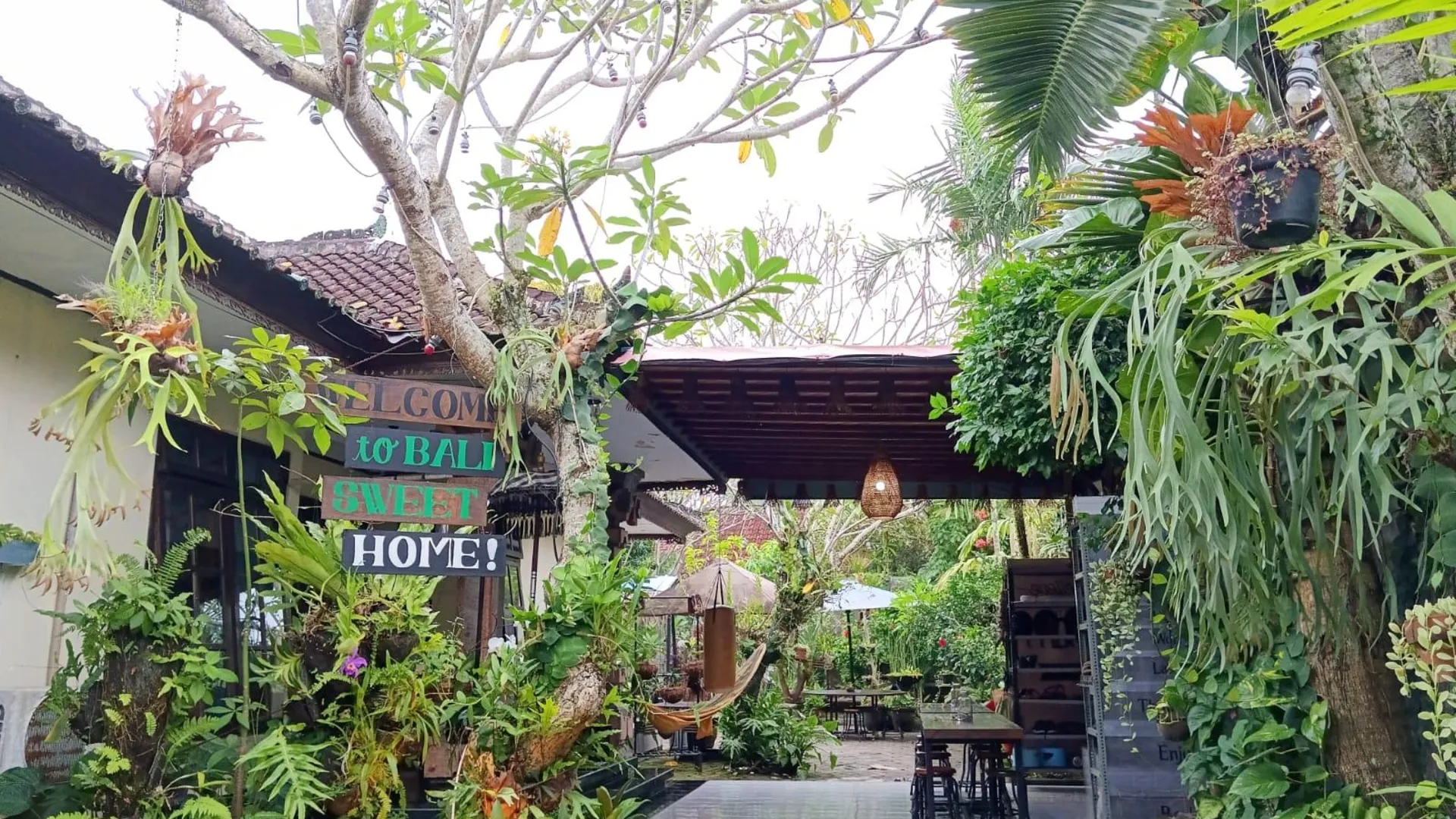 발리 코리빙 발리 스위트 홈 코스트 렝캅 디 타바난 코트 5성급 호텔 객실