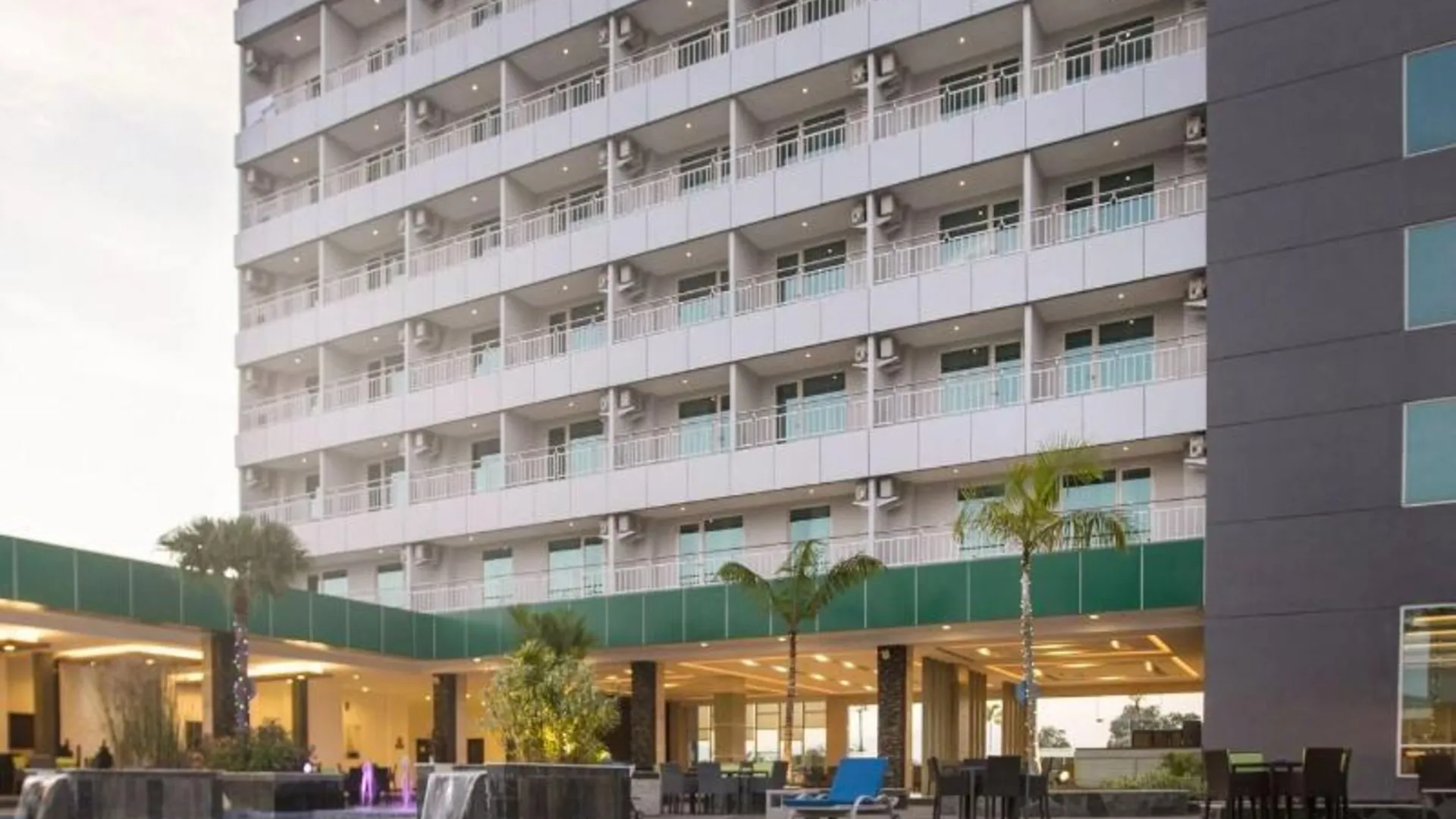 마카사르 달턴 호텔 마카사르 3성급 호텔 수영장