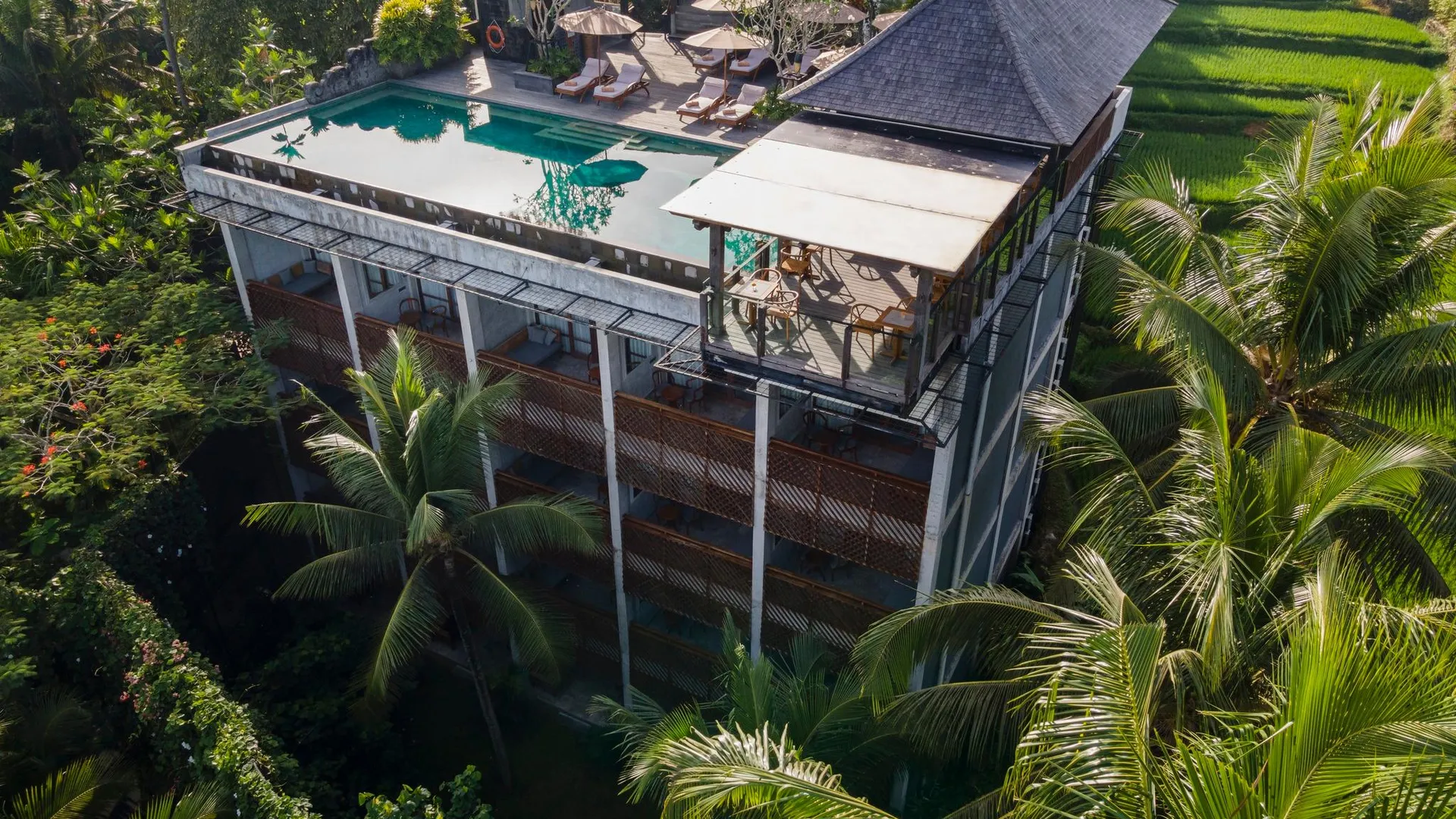 발리 아디와나 비스마 5성급 호텔 레스토랑