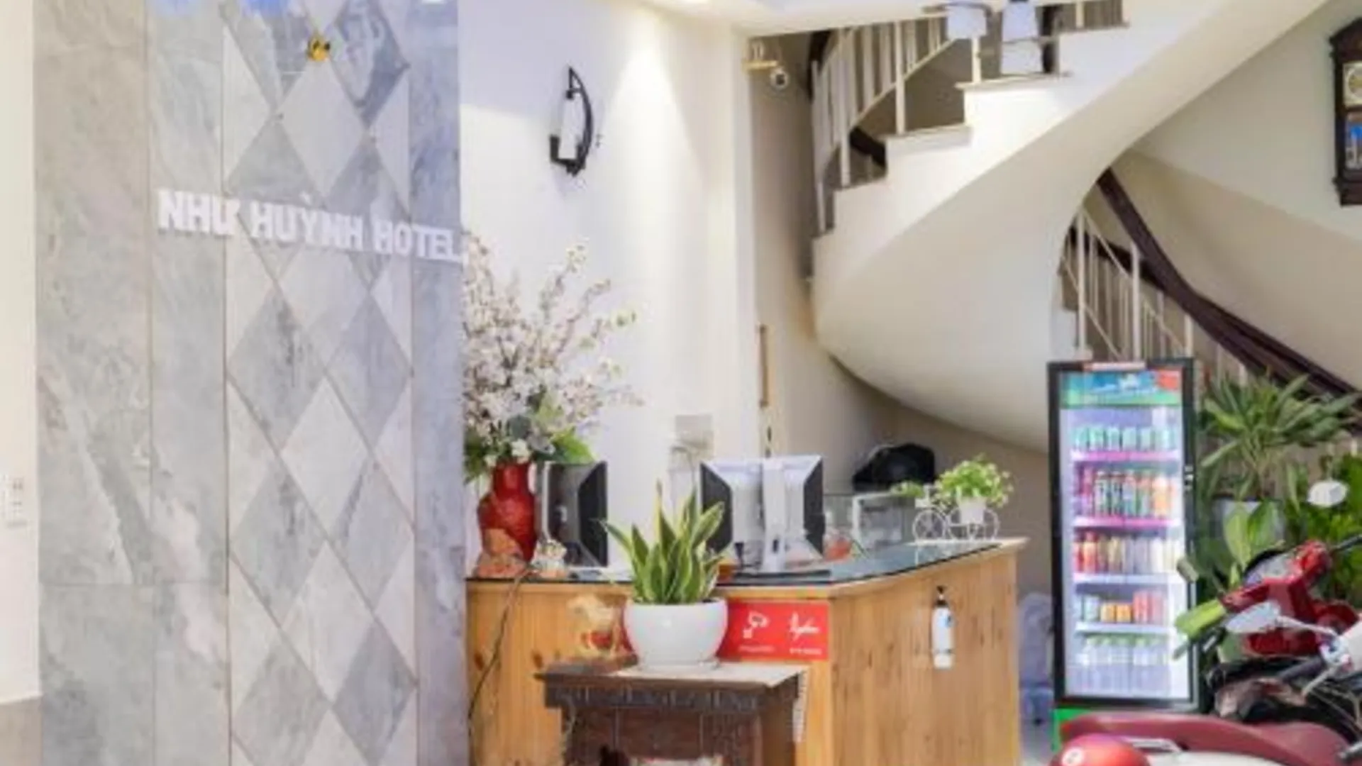 호치민 누 후인 호텔 2성급 호텔 외관