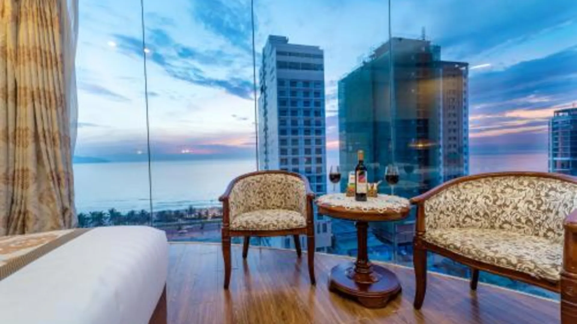 다낭 낫 민 호텔 앤 아파트먼트 4성급 호텔 로비