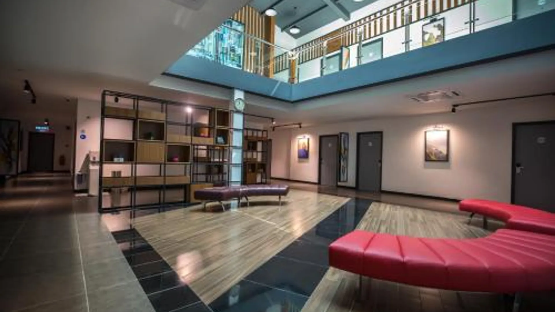 코타키나발루 3플러스 호텔 이나남 2성급 호텔 로비