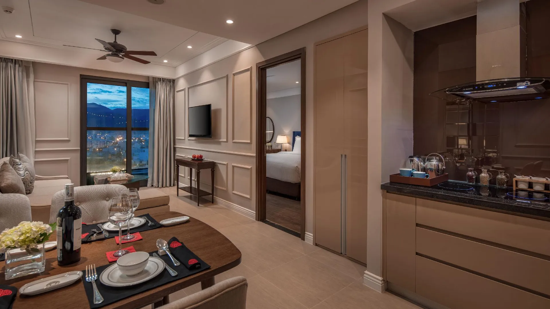 다낭 비치프론트 럭셔리 아파트먼트 - 루프탑 풀 - 다낭 5성급 게스트하우스 스위트룸