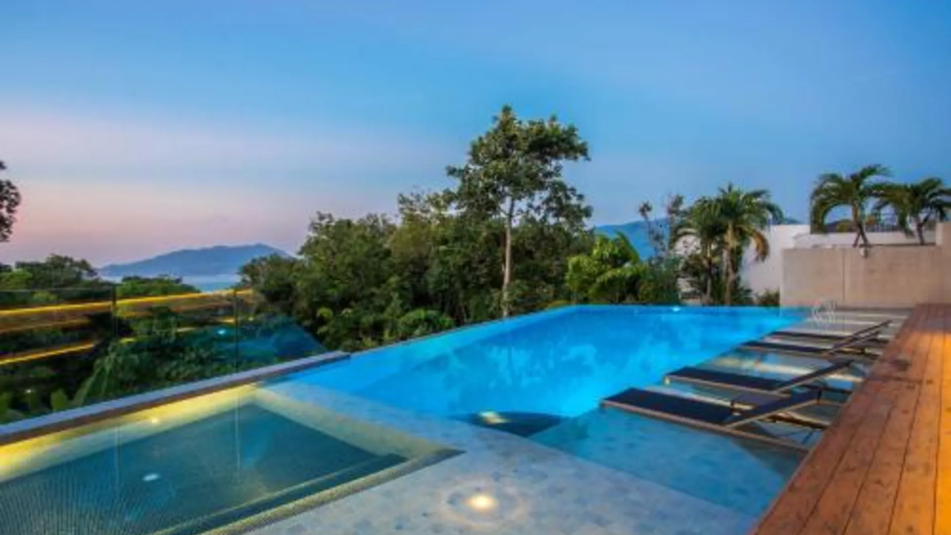 푸켓 빠통의 아파트먼트 (100m², 침실 2개, 프라이빗 욕실 2개) 4성급 게스트하우스 외관