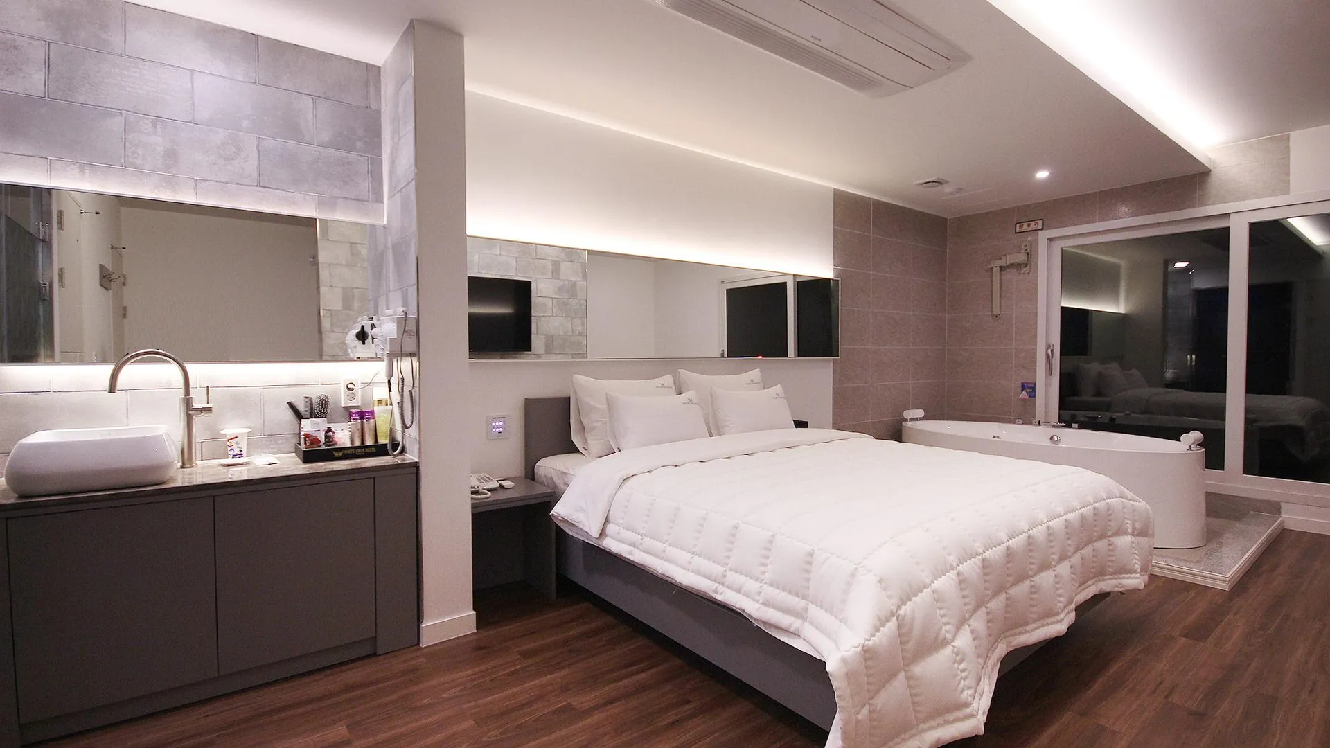 울산 울산 정자동 화이트스완 2성급 호텔 스위트룸