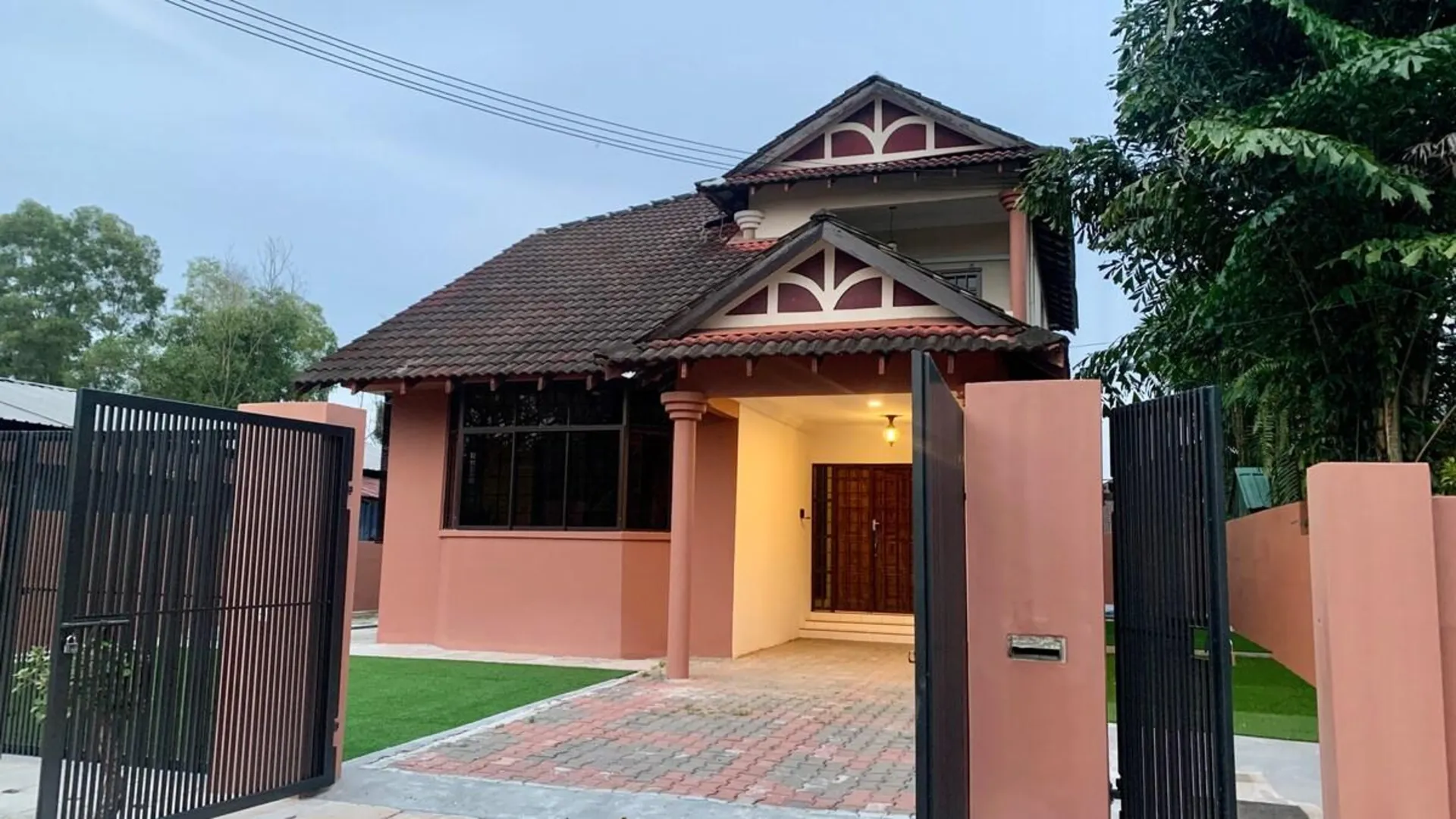 라하트 라핫의 방갈로 (360m², 침실 4개, 프라이빗 욕실 3개) 3성급 싱글룸 레스토랑