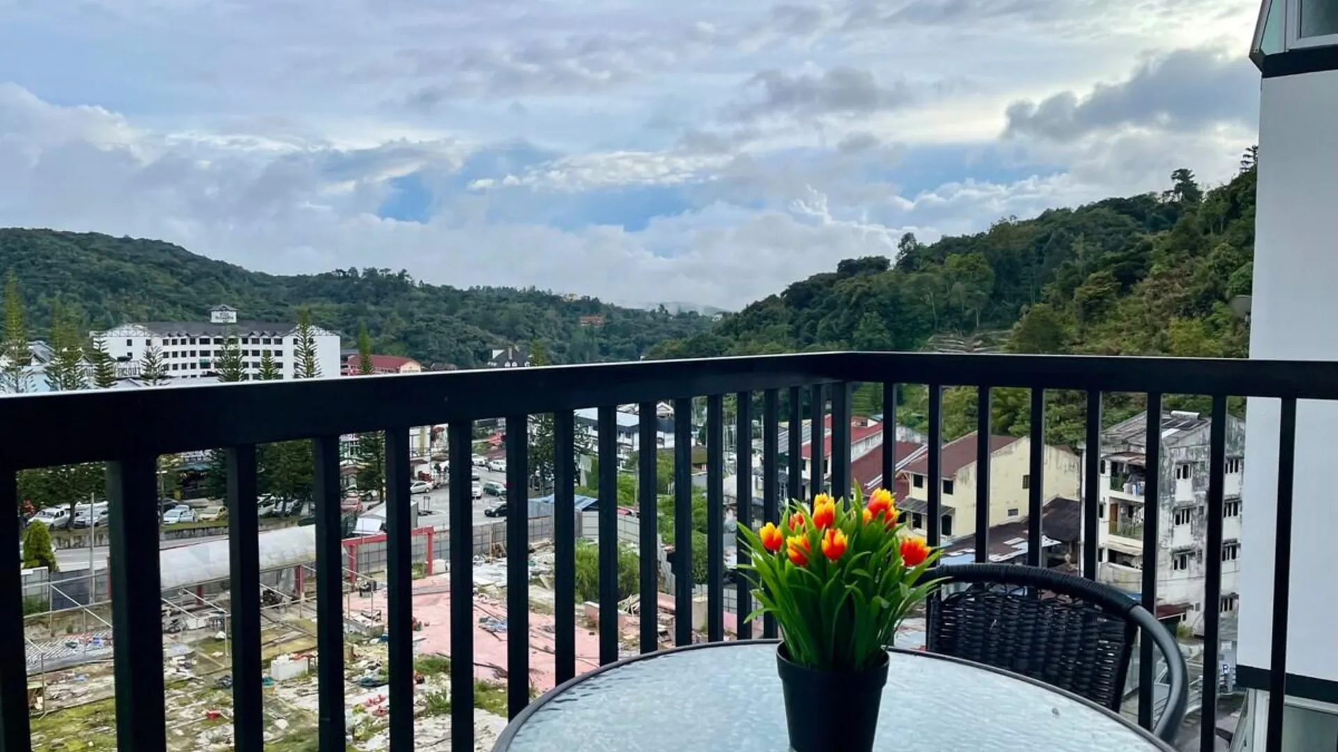 카메론 하일랜즈 브린창의 아파트먼트 (1100m², 침실 3개, 프라이빗 욕실 2개) 2성급 싱글룸 수영장