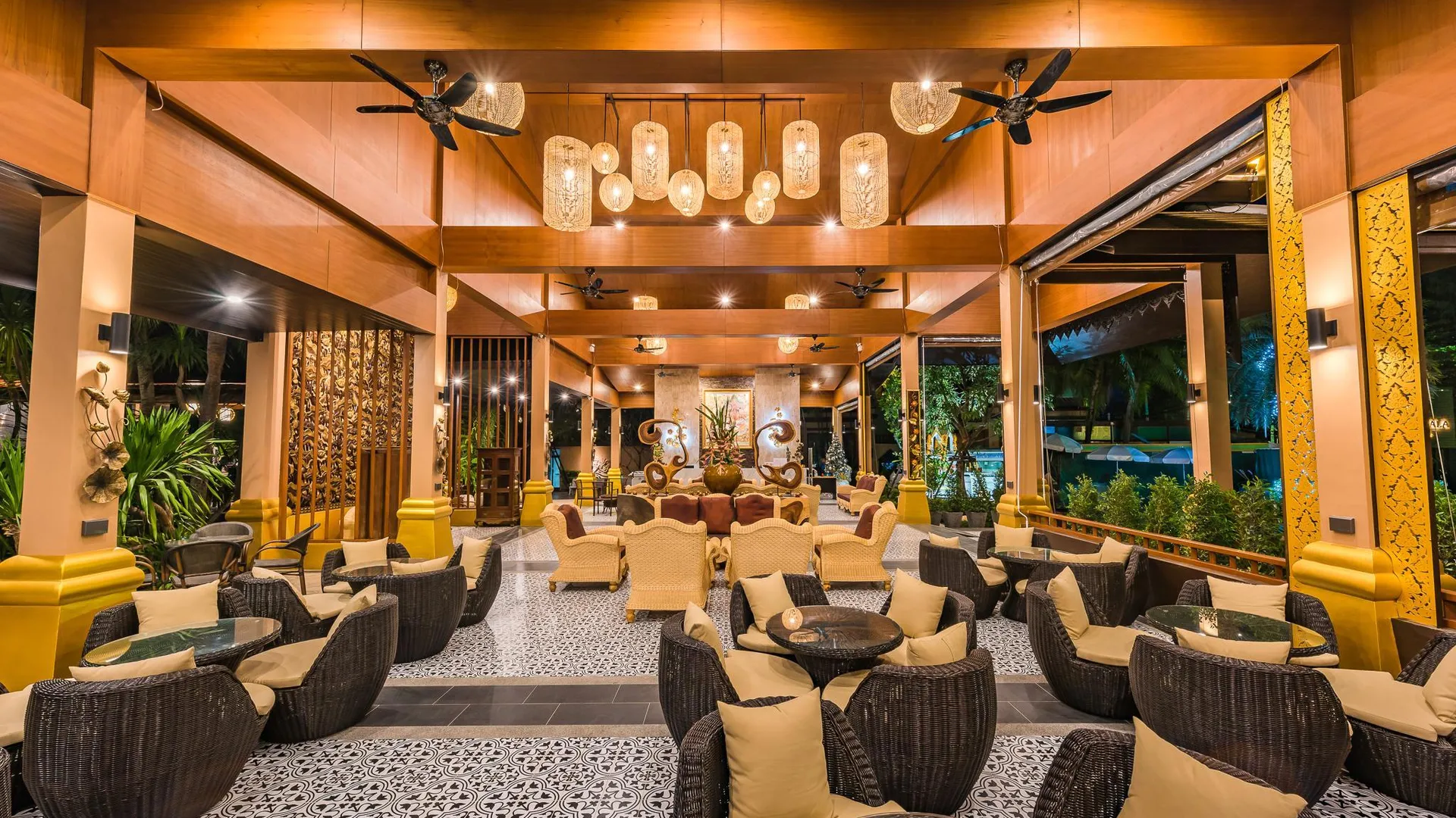 푸켓 프린세스 카말라 비치프론트 호텔 5성급 호텔 외관