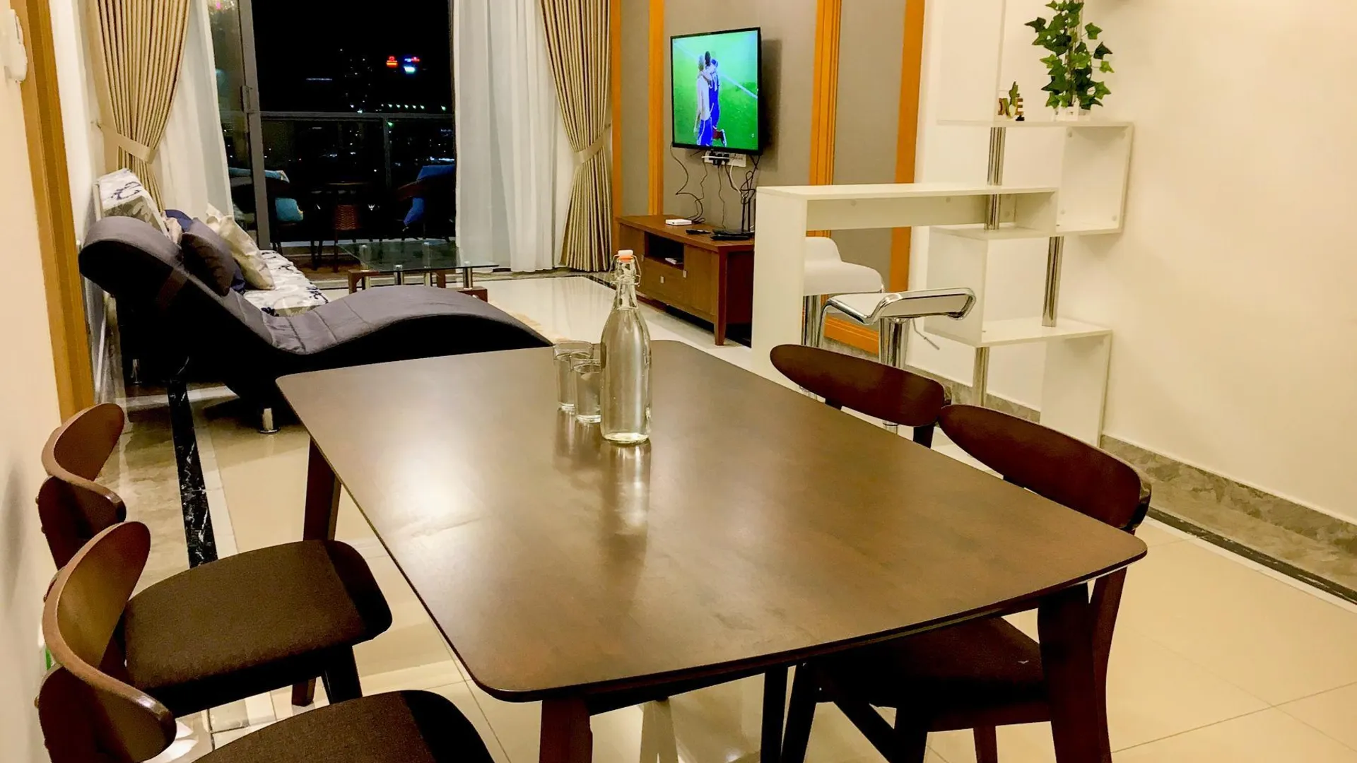 조호바루 / 조호르바루 조호바루 시내의 아파트먼트 (80m², 침실 2개, 프라이빗 욕실 1개) 4성급 싱글룸 레스토랑