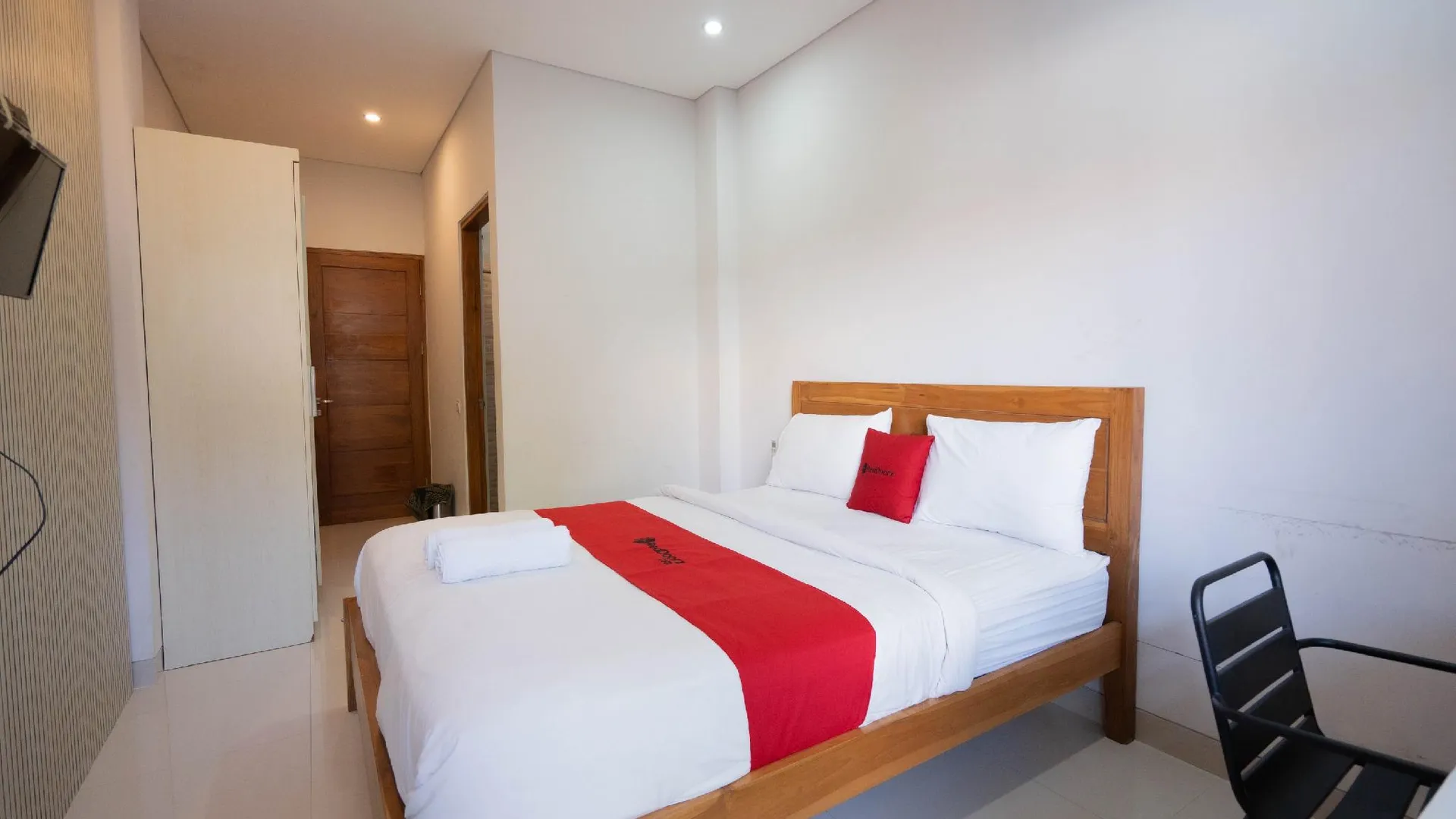 발리 레드도어즈 플러스 앳 켄카나 레지던스 짐바란 3성급 호텔 스위트룸