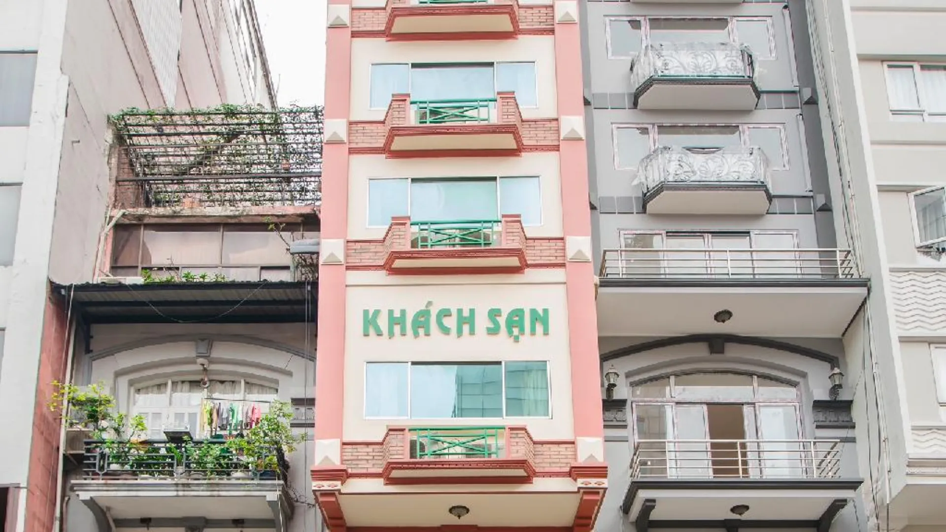 호치민 탄 투 호텔 2성급 호텔 외관