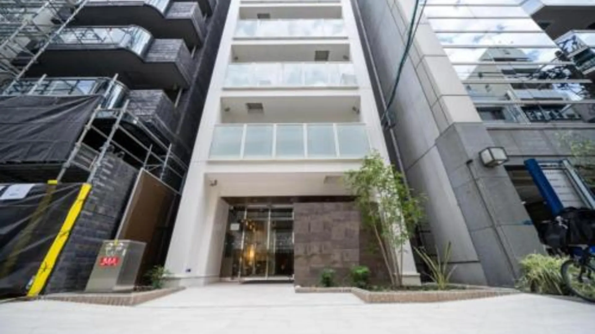 오사카 컴포츠+81 신사이바시 5성급 호텔 로비