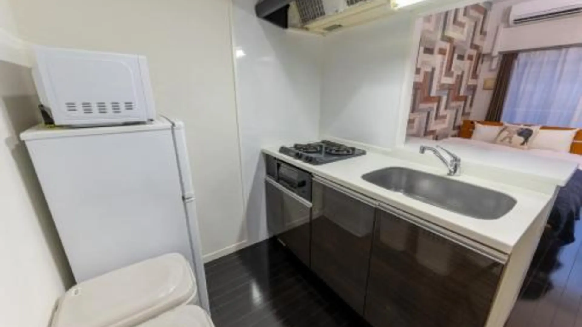 후쿠오카 VIDA Hakata 3성급 게스트하우스 수영장