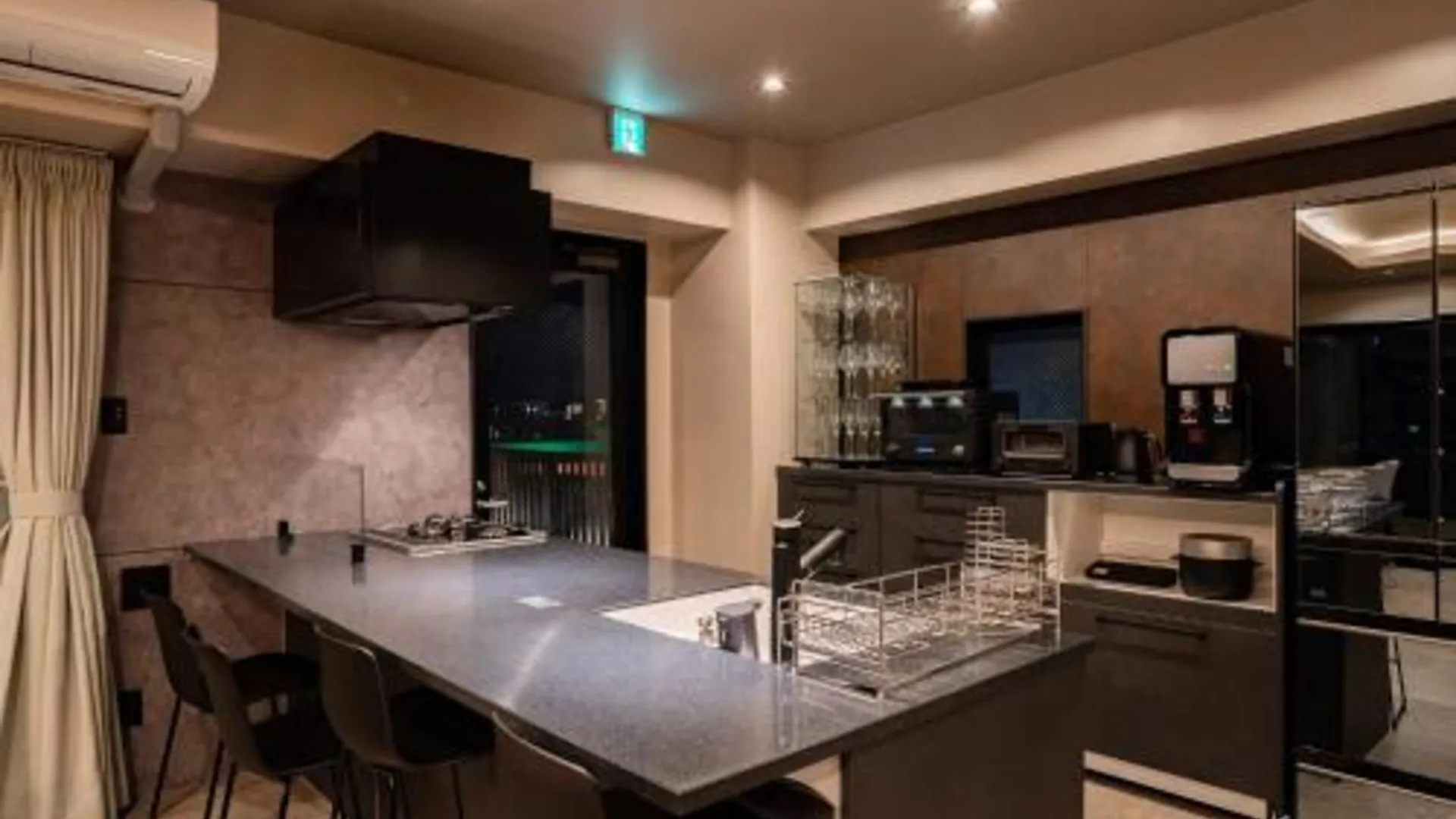 오키나와 본섬 ユナイテッドリゾート北谷オーシャンフロント 5성급 싱글룸 수영장