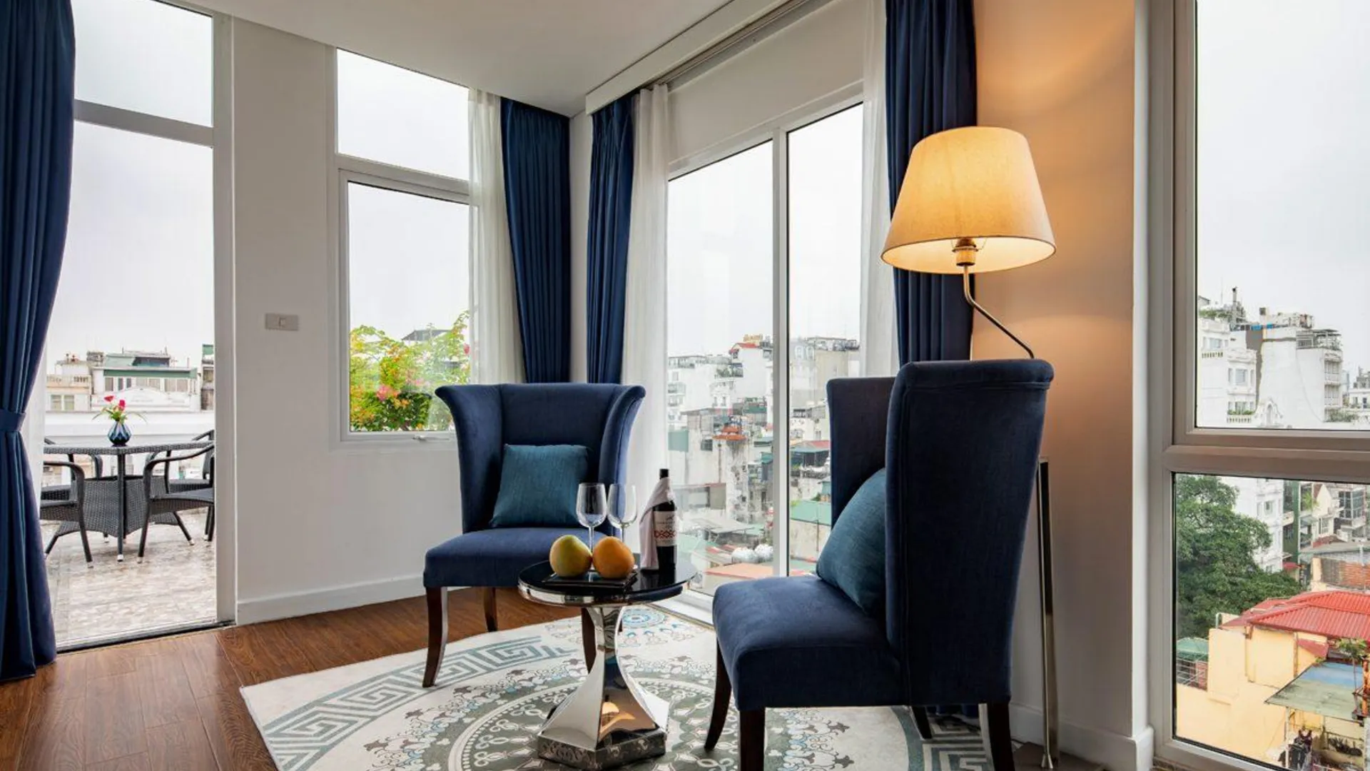 하노이 Le Petit Prince Lakeside hotel & rooftop bar 5성급 호텔 스위트룸