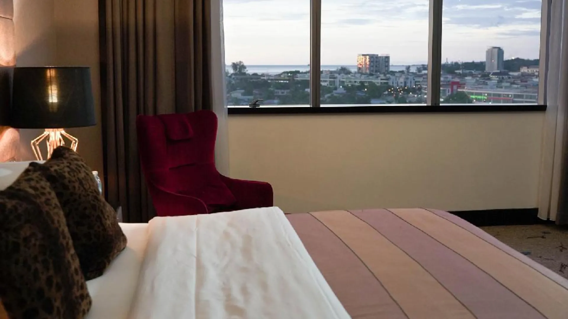 빈툴루 뉴 월드 스위트 4성급 호텔 객실