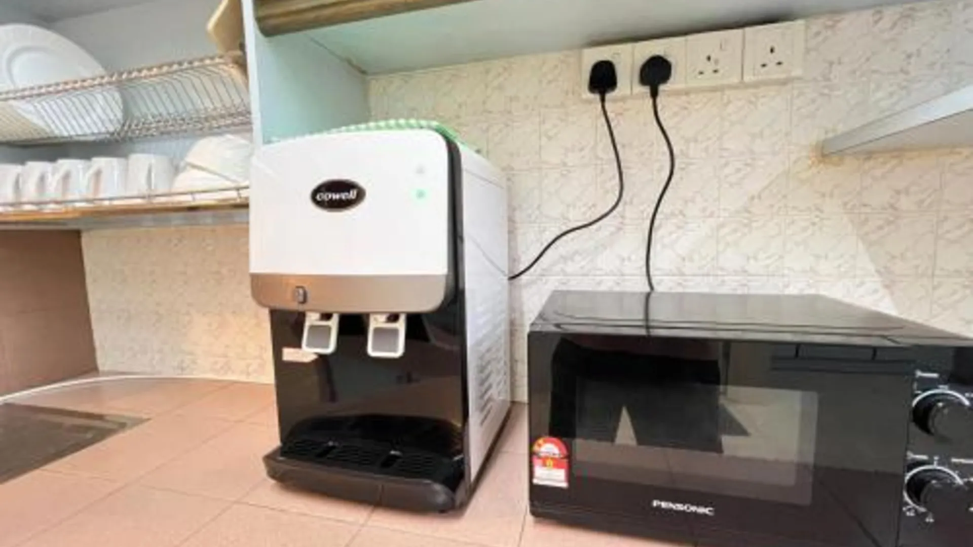 쿠안탄 쿠안탄 시티의 프라이빗 하우스 (m², 침실 4개, 프라이빗 욕실 2개) 2성급 게스트하우스 레스토랑