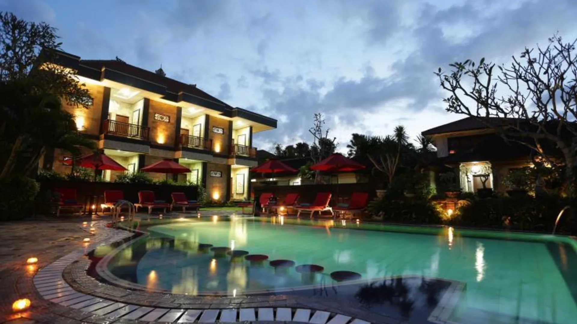 발리 호텔 세가라 아궁 2성급 호텔 스위트룸