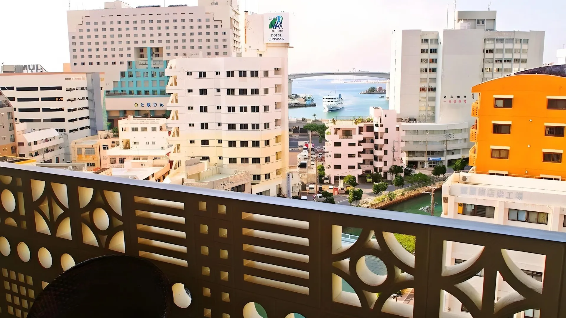 오키나와 본섬 스마트 콘도 도마리 3성급 호텔 외관