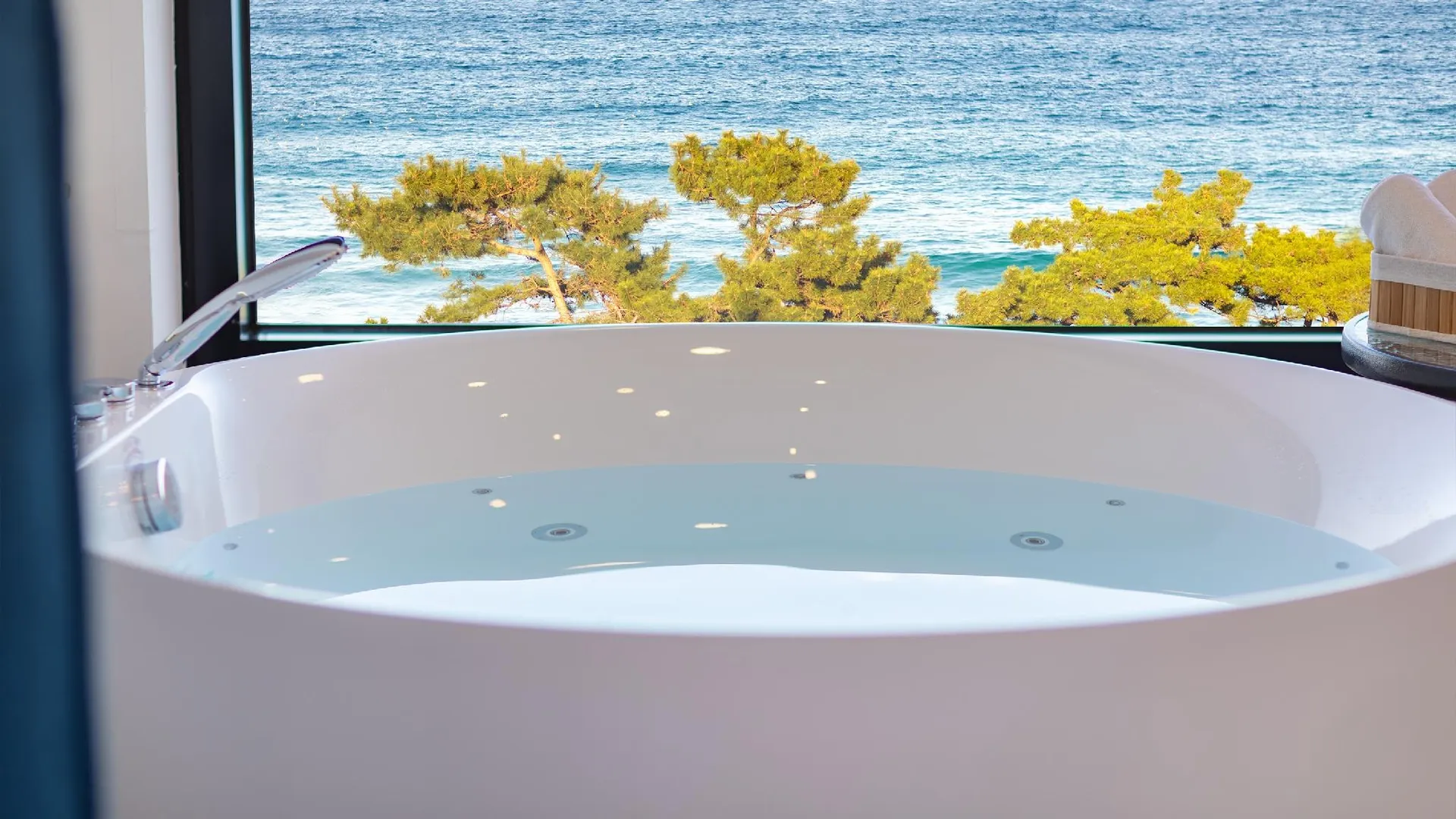 강릉 메르뷰 오션뷰 스파펜션 3성급 게스트하우스 스위트룸