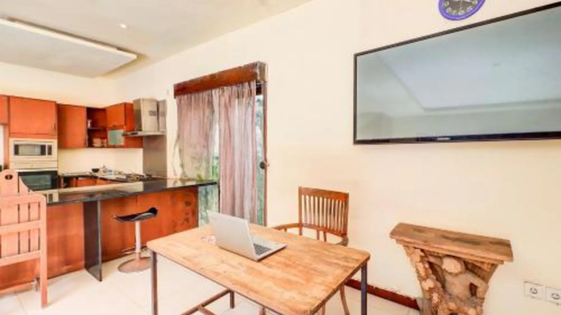 발리 컬렉션 오 푸트리 인 홈스테이 4성급 호텔 외관