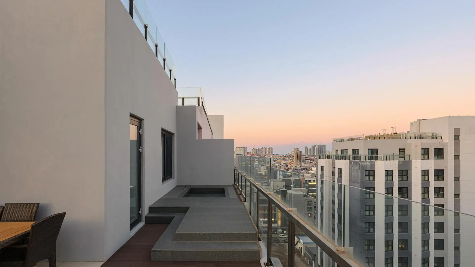 속초 르컬렉티브 속초 중앙 5성급 게스트하우스 전망