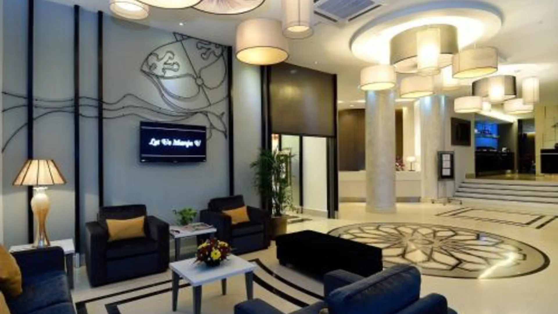 코타바루 홀리데이 빌라 호텔 앤 스위츠 코타 바루 4성급 호텔 로비