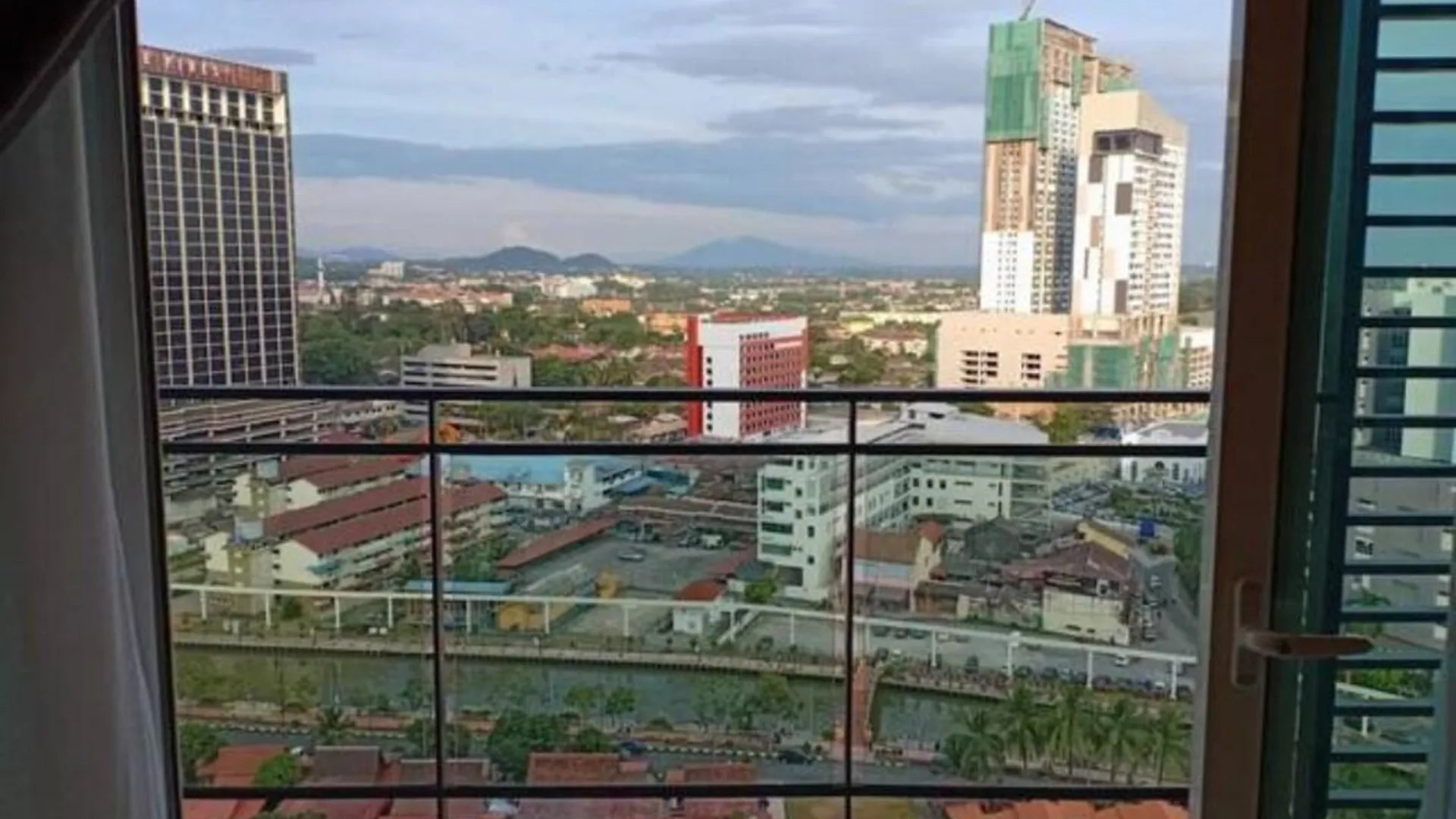 말라카 존커의 프라이빗 하우스 (100m², 침실 3개, 프라이빗 욕실 2개) 2성급 싱글룸 외관