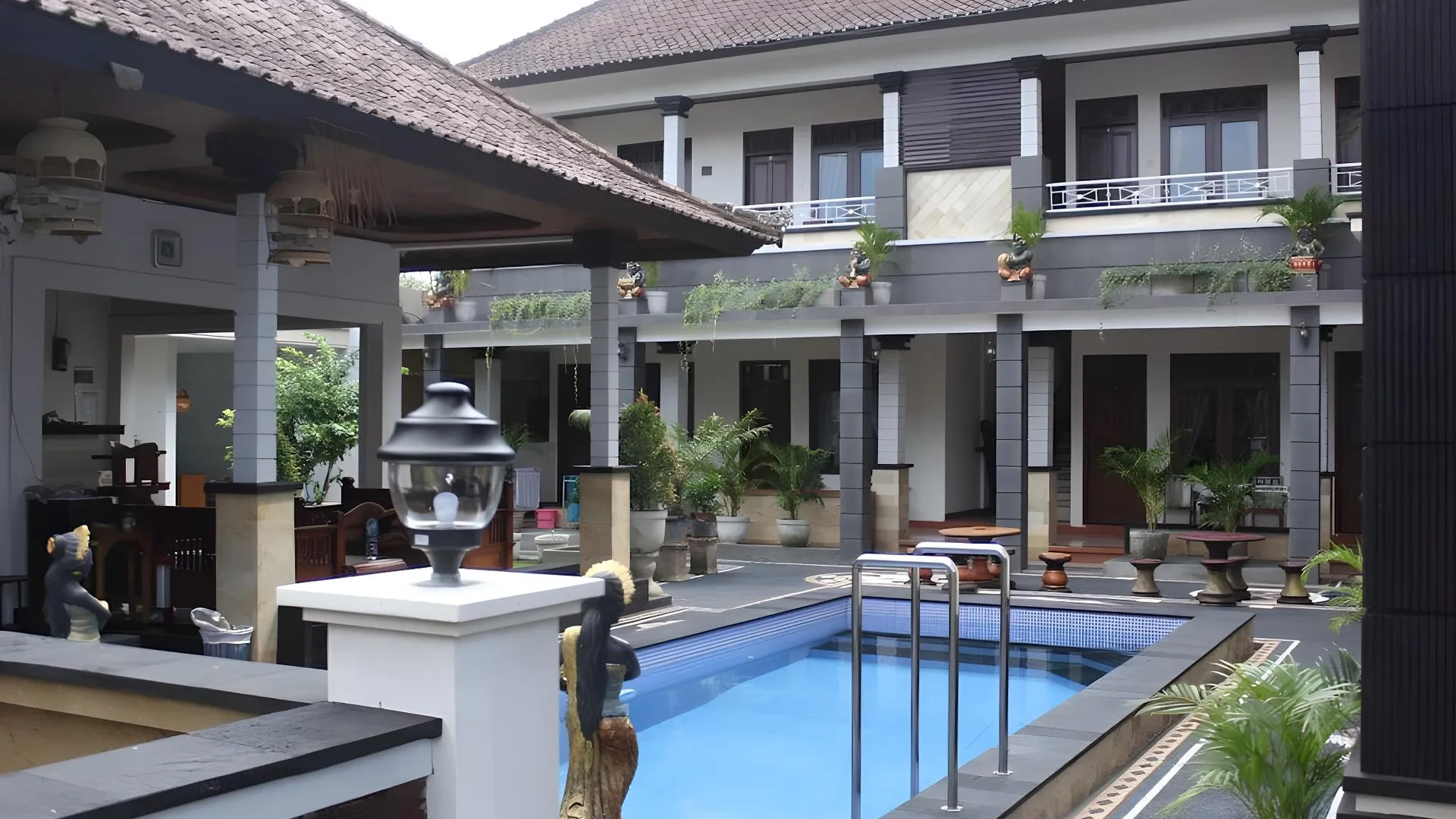 발리 컬렉션 O 발리 근처 끄동아난 비치 구 뉴 아스타 그라하 홈스테이 3성급 호텔 외관