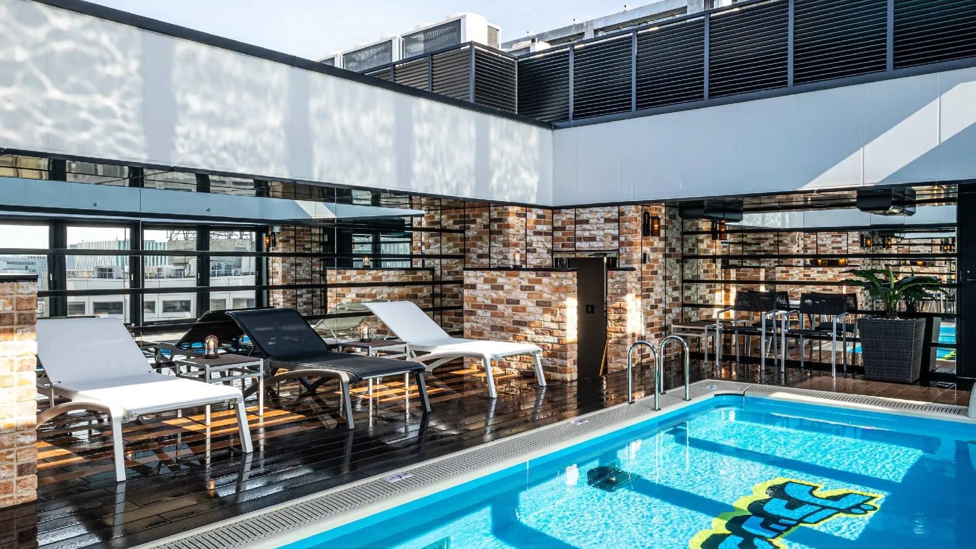 후쿠오카 APA Hotel & Resort Hakata Ekihigashi 3성급 호텔 수영장