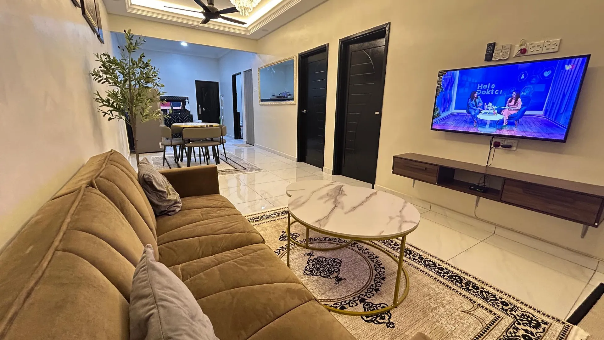 코타 팅기 코타 팅기 타운의 프라이빗 하우스 (m², 침실 3개, 프라이빗 욕실 2개) 1성급 싱글룸 객실