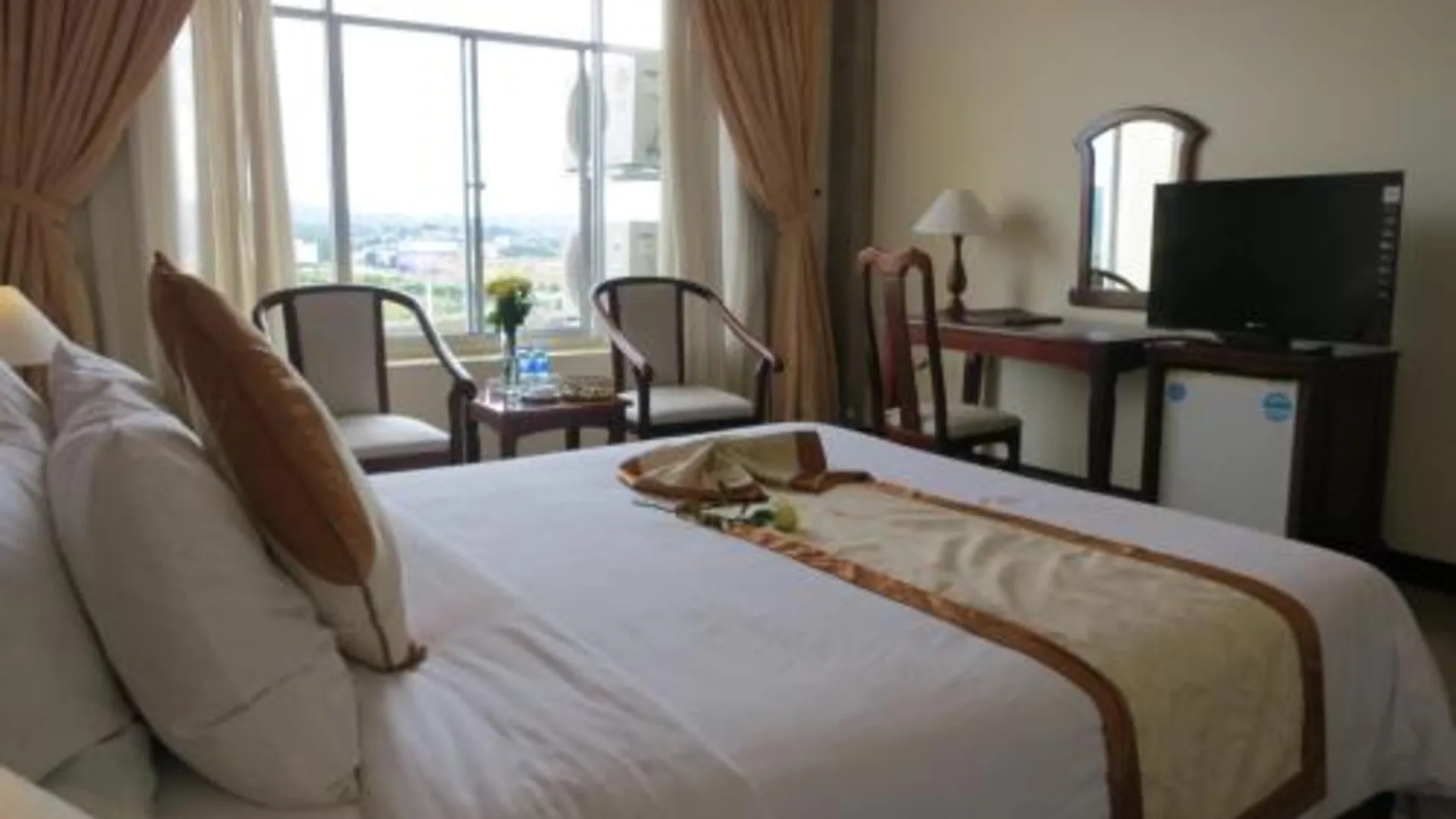 꼰뚬 인도차인 호텔 3성급 호텔 전망