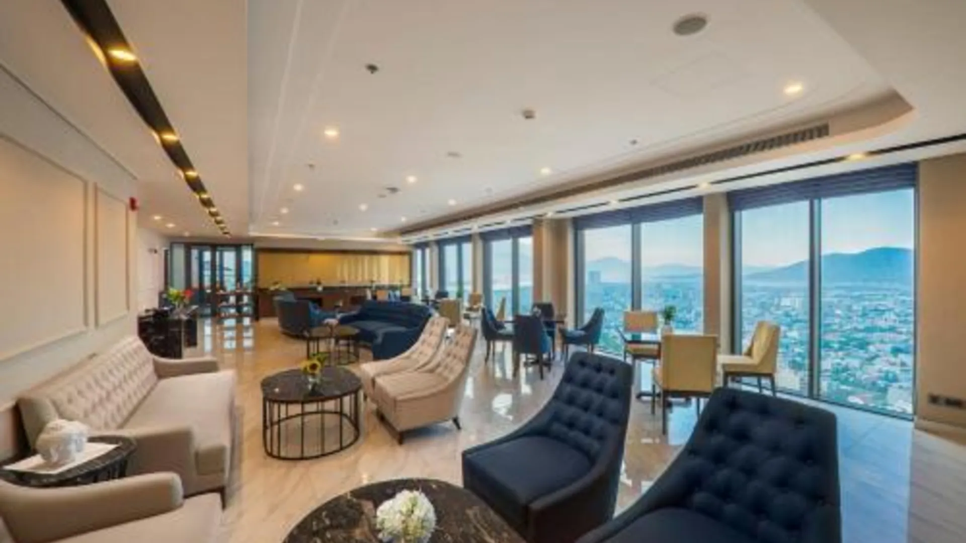 다낭 알타라 스위트 다낭 바이 AHG 5성급 호텔 외관