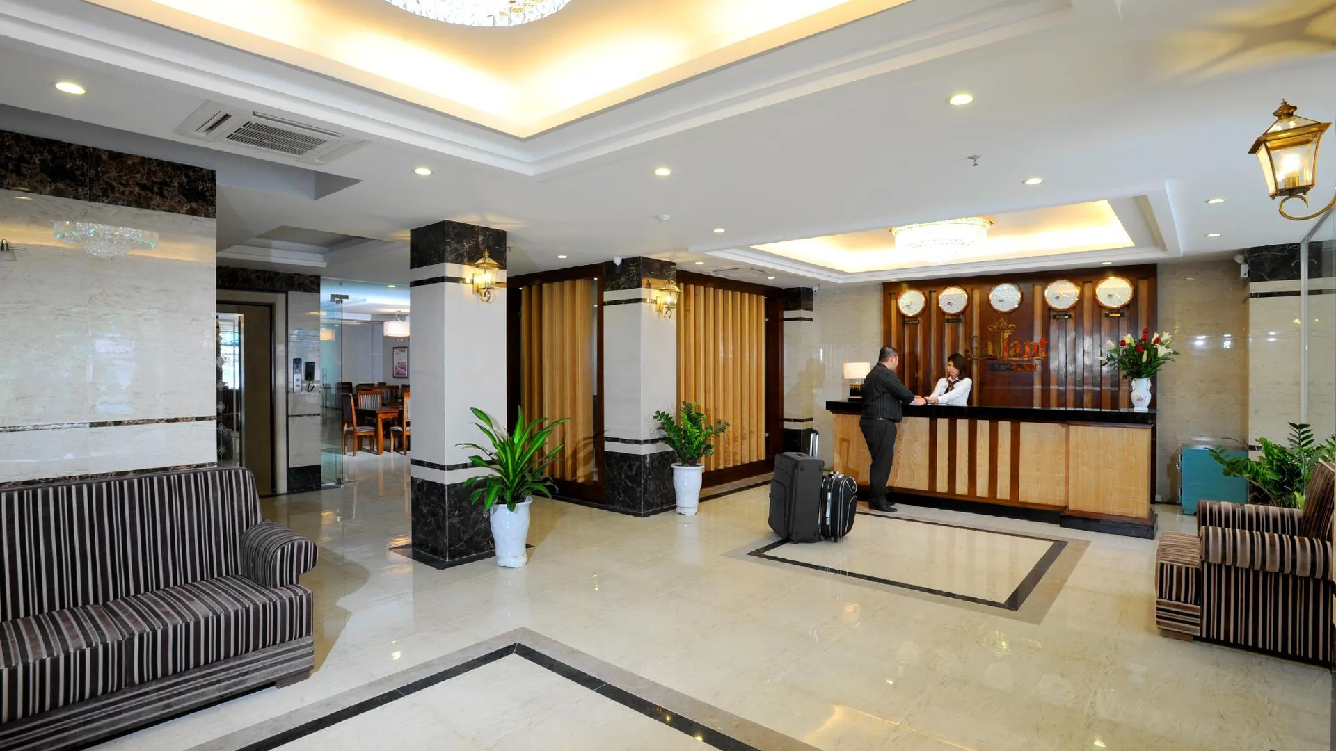 하노이 하노이 갈런트 호텔  3성급 호텔 스위트룸