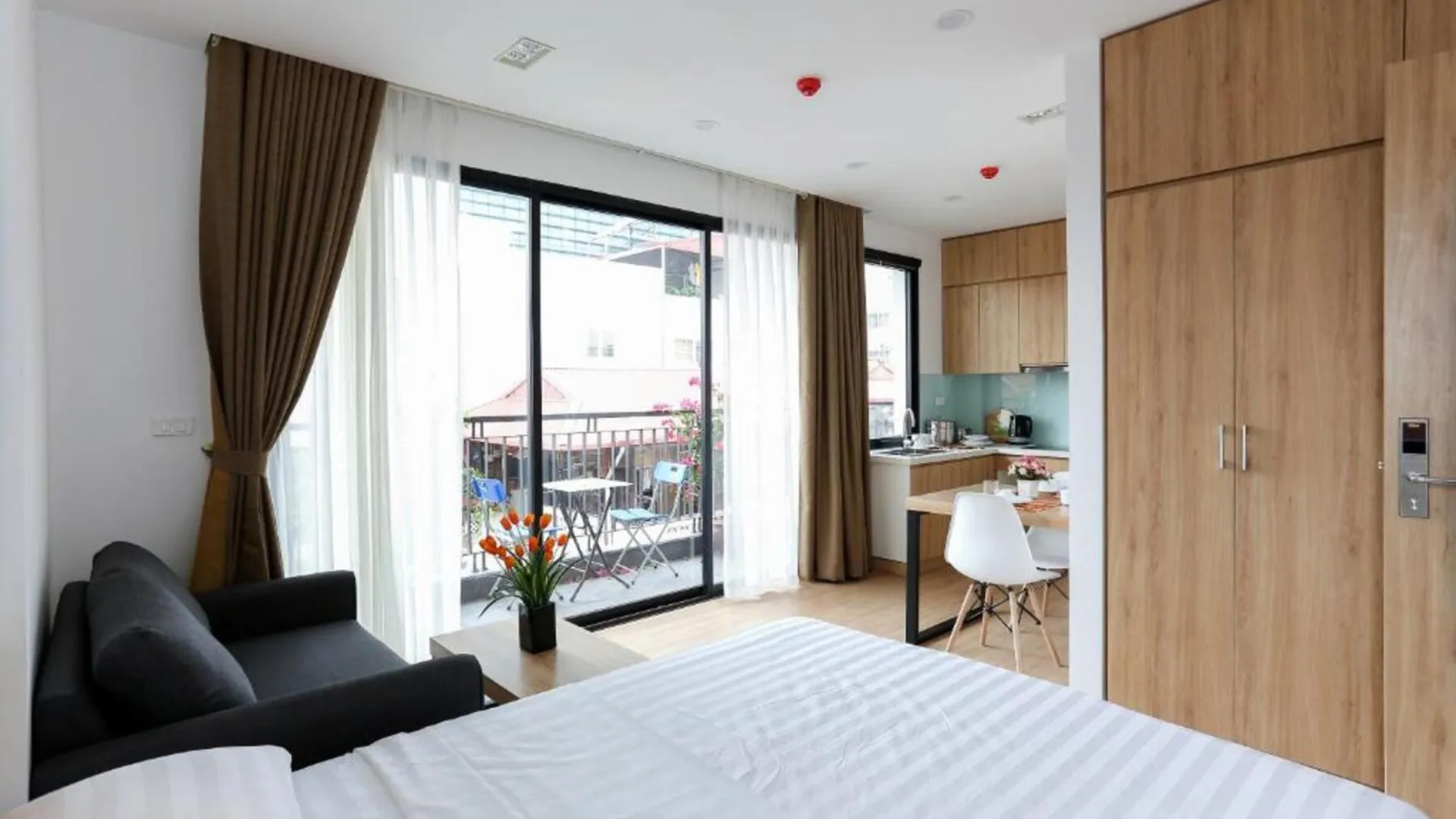 하노이 콰이어트 황꿕비엣 호텔 앤 아파트먼트 3성급 게스트하우스 객실