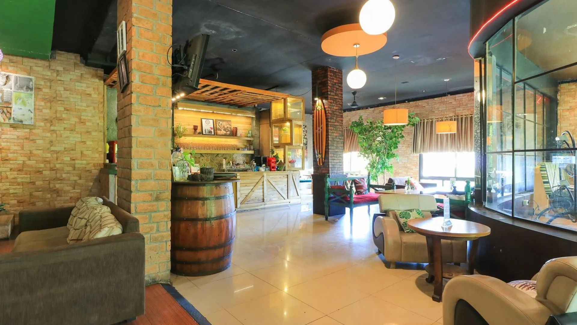 마카사르 Labuana Homestay and Cafe Garden Makassar 3성급 게스트하우스 로비