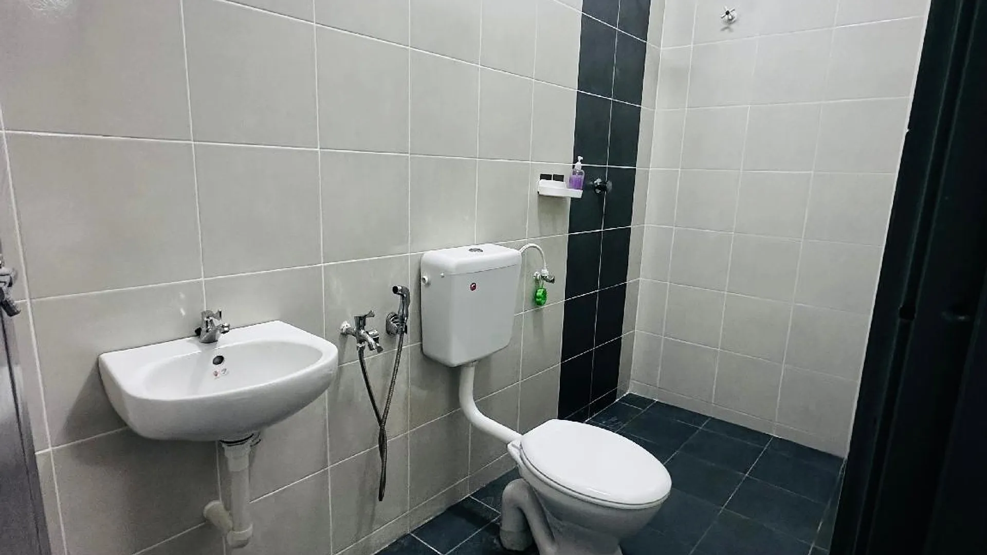 렝공 렝공의 프라이빗 하우스 (1200m², 침실 3개, 프라이빗 욕실 2개) 2성급 싱글룸 레스토랑