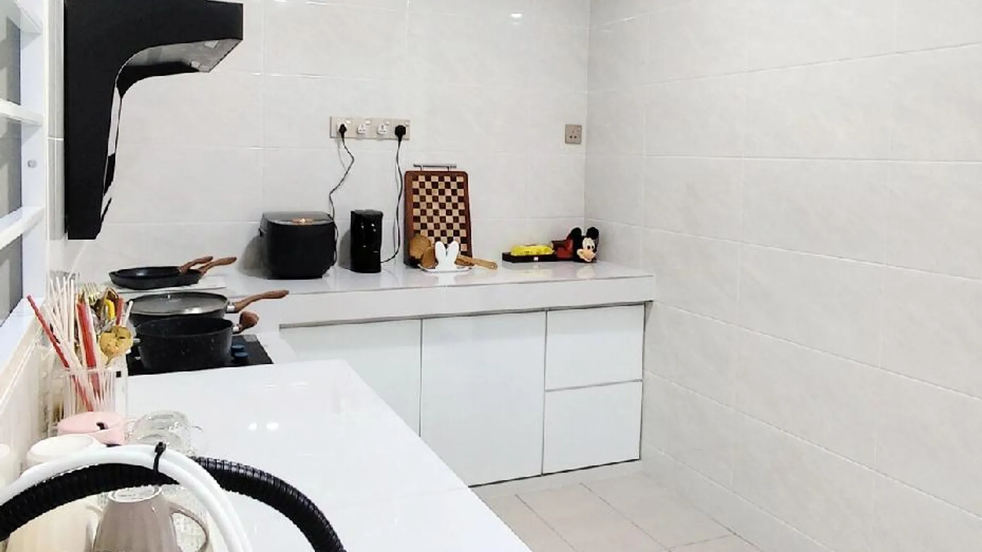 포트 딕슨 타만 투아 바투의 프라이빗 하우스 (m², 침실 3개, 프라이빗 욕실 2개) 2성급 싱글룸 레스토랑