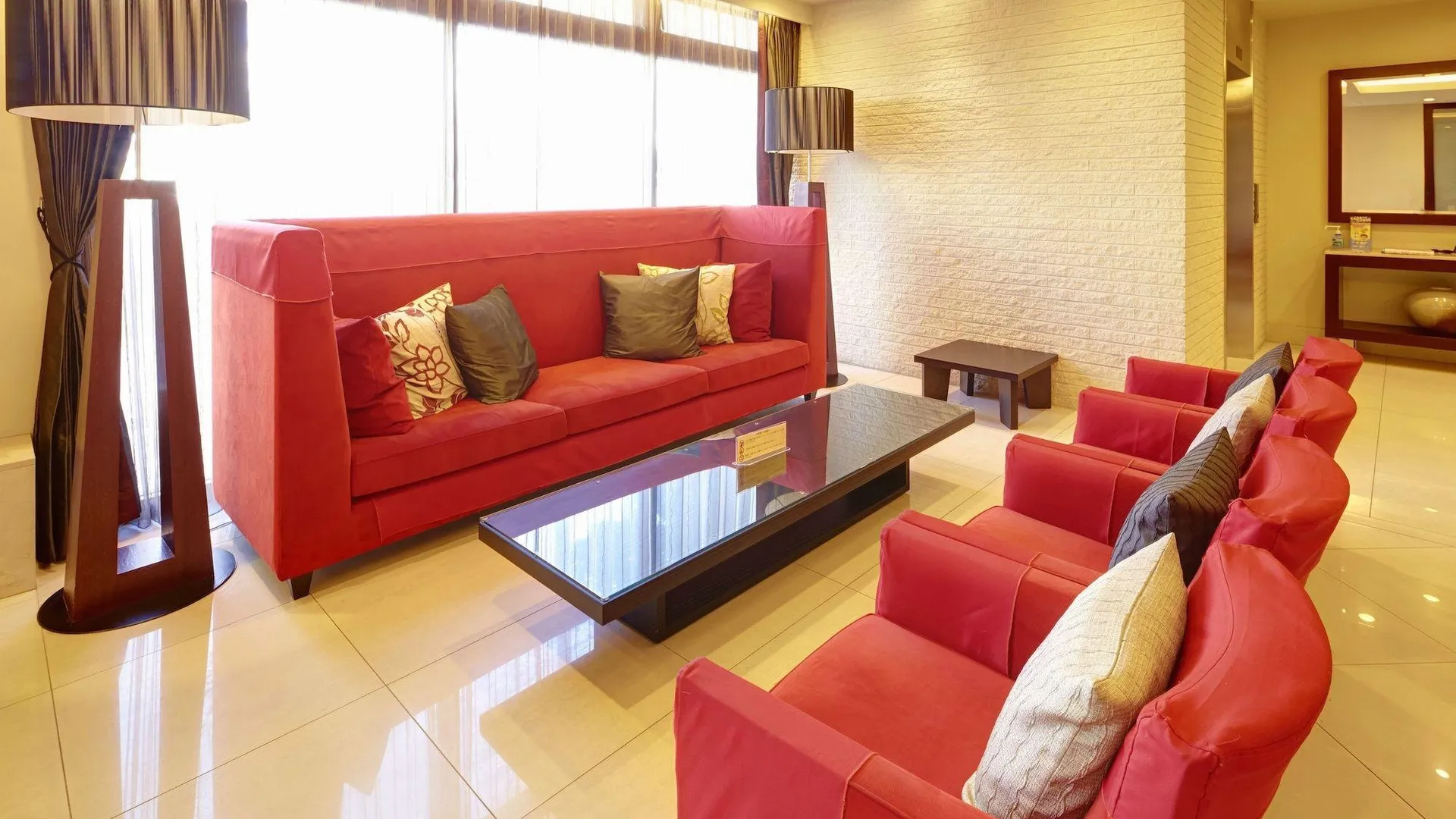 오키나와 본섬 호텔 유쿠에스타 아사히바시 3성급 호텔 로비