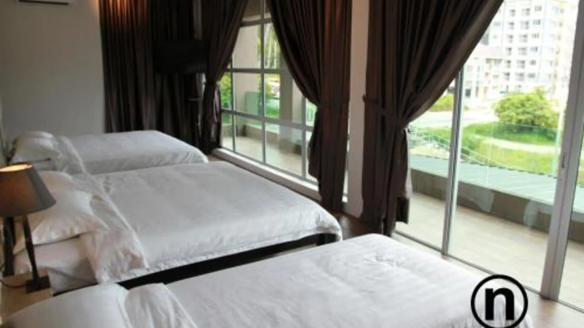 팡코르 호텔 네라얀 2성급 호텔 스위트룸