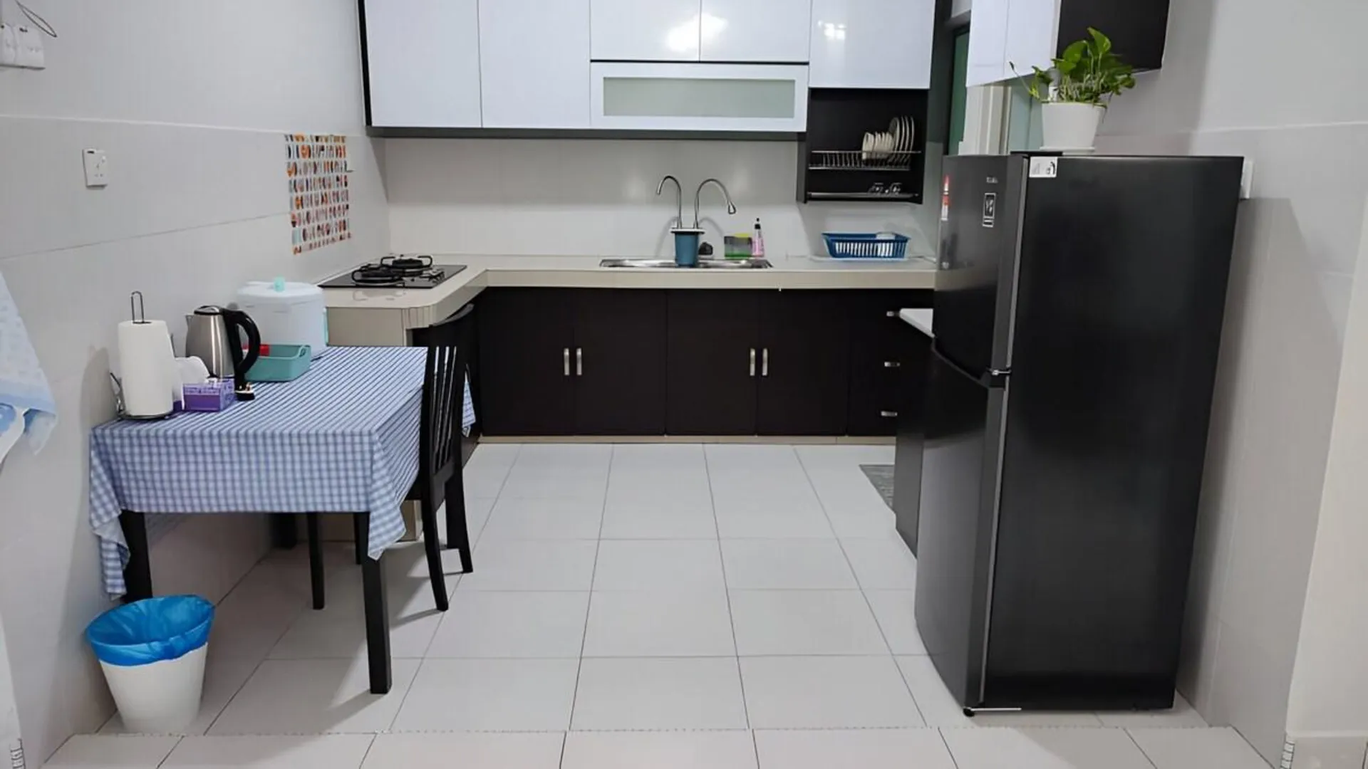 말라카 바투 베렌담의 프라이빗 하우스 (m², 침실 3개, 프라이빗 욕실 2개) 2성급 싱글룸 외관