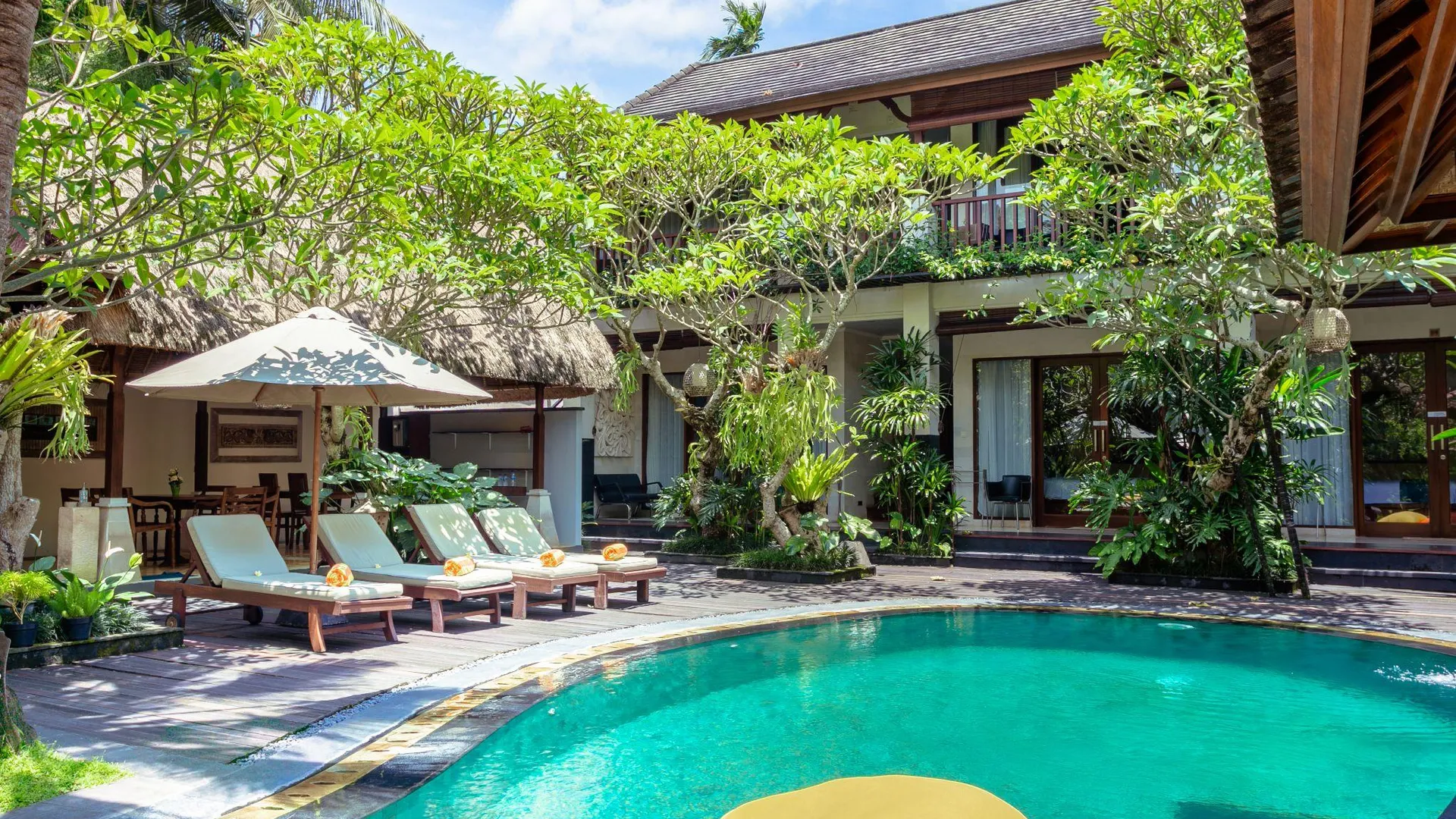 발리 룸벙 사리 우부드 3성급 호텔 스위트룸